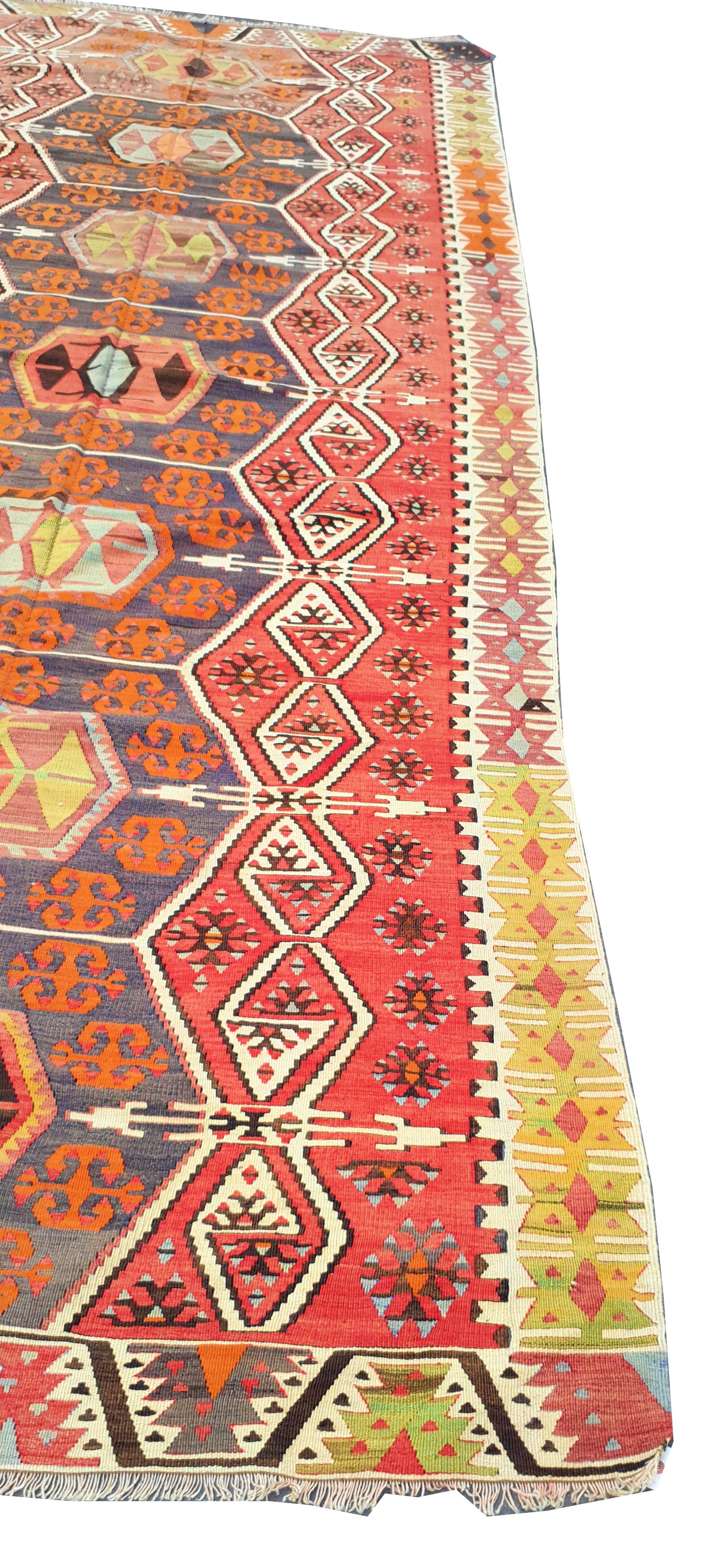 856 - 19th Century Turkish Kilim In Excellent Condition For Sale In Paris, FR