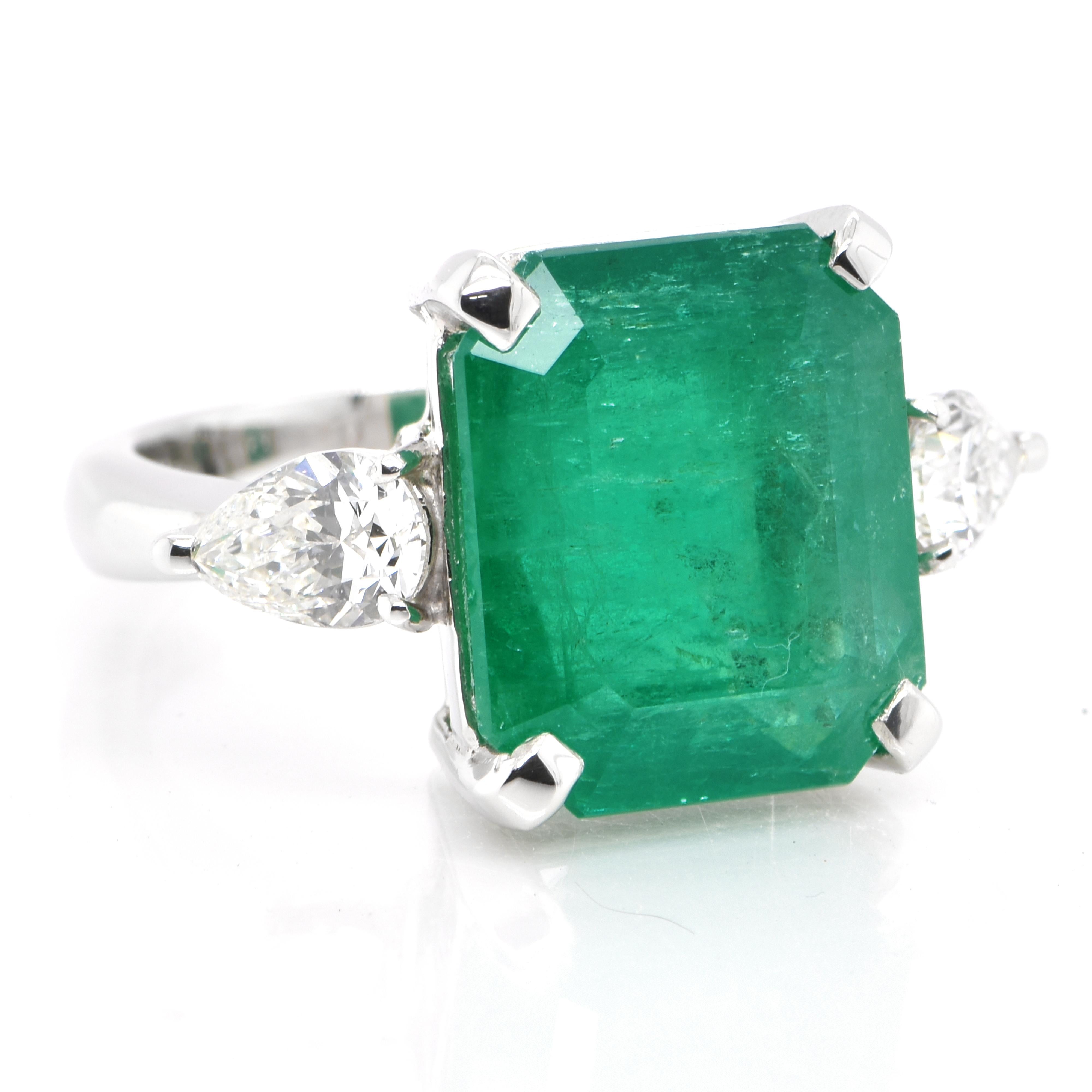 Modern 8.56 Carat Colombian Emerald and Diamond Cocktail Ring Set in Platinum For Sale