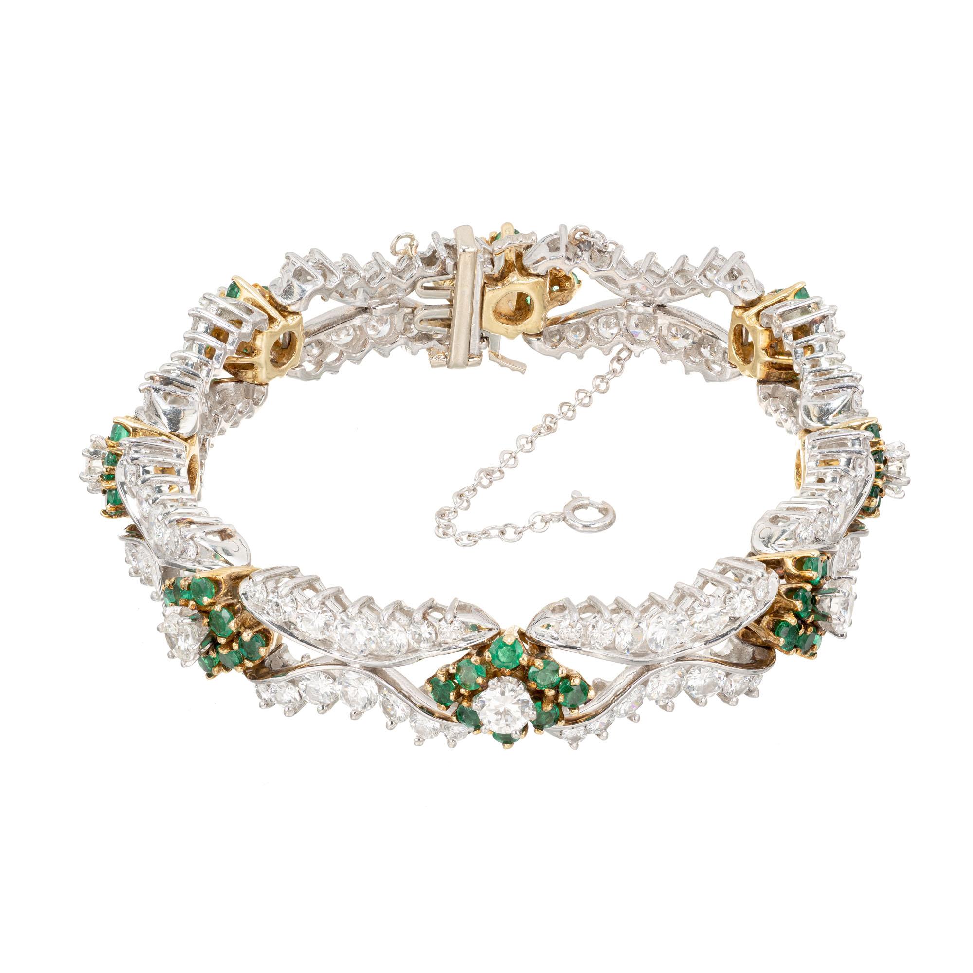 Bracelet à maillons articulés en émeraude et diamant avec fermoir intégré, fermoir de sécurité en dessous et chaîne. Circa 1950's. 14k Or blanc et jaune. 

8 diamants pleine taille, poids total approx. 2.00cts, F, VS
112 diamants pleine taille, de