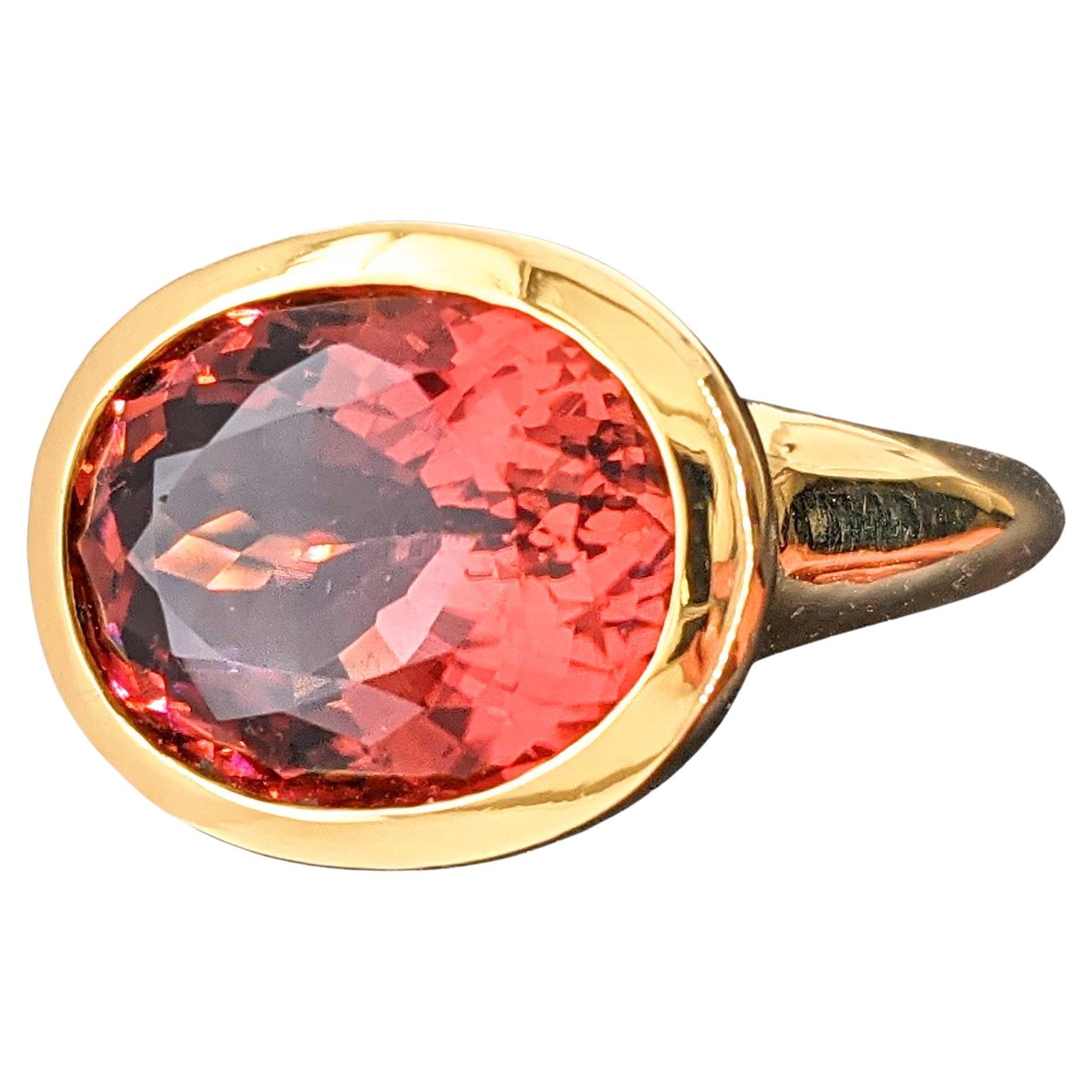 Bague en or jaune 18k de 8,56 carats Tourmaline rose/rouge ovale naturelle taillée à facettes