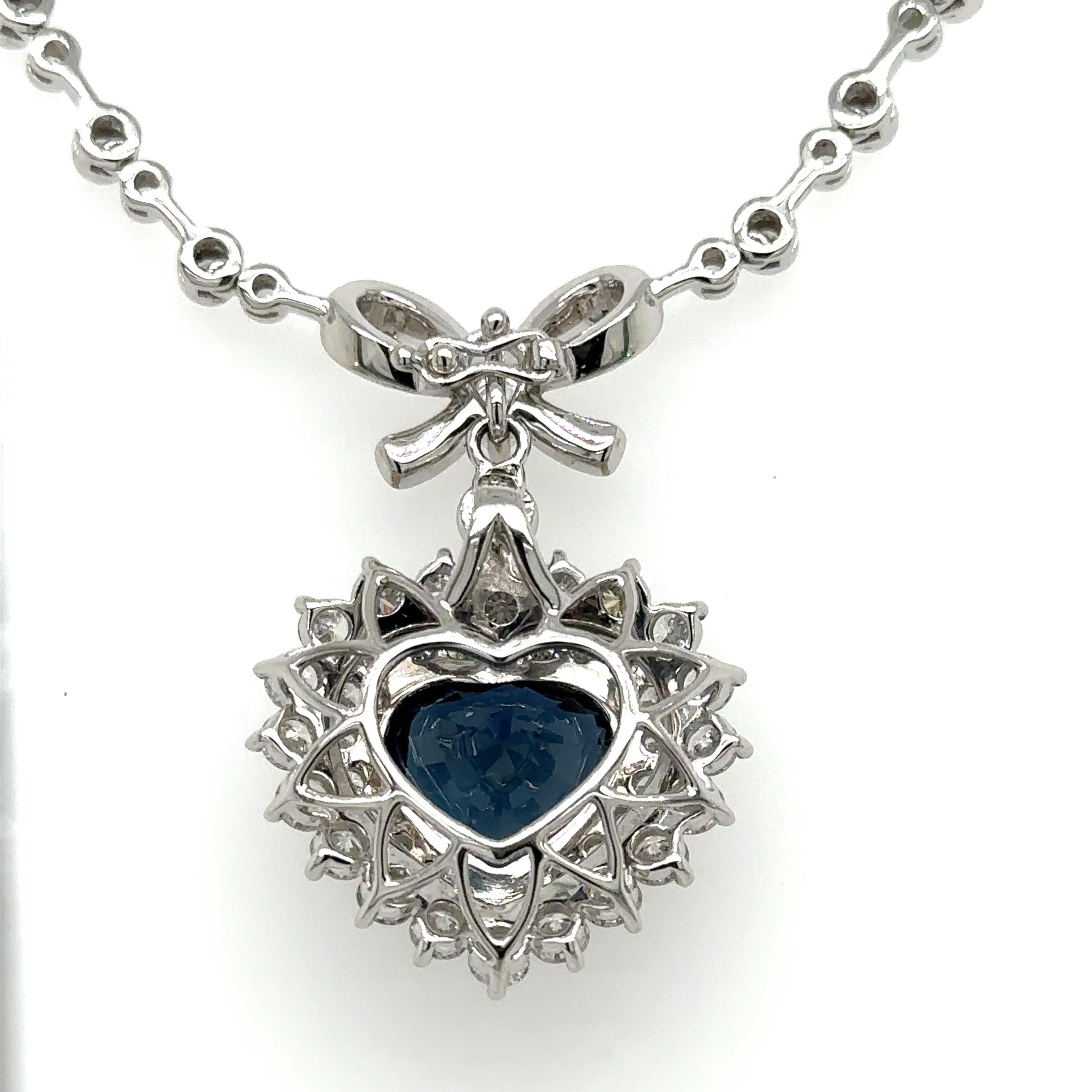 8.56CT TW Royal Blue Sapphire Diamond Heart Solitaire Pendant Statement Necklace In New Condition For Sale In New York, NY