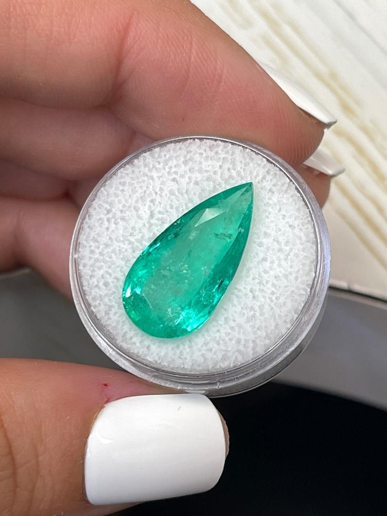 8,57 Carati 21x11 Enorme Smeraldo Colombiano Verde - Gemma di maggio con taglio a pera In condizioni Nuovo in vendita a Jupiter, FL