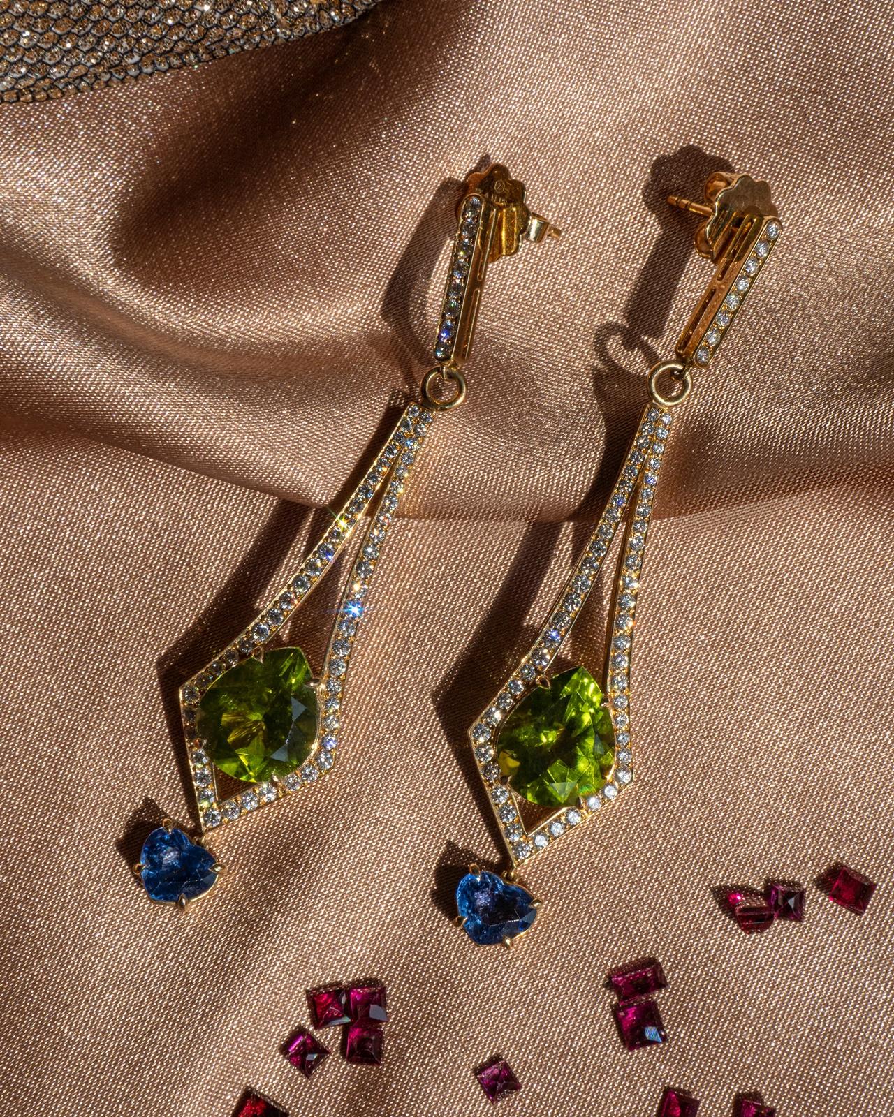 8.57 Carat Peridot and 2.26 Carat Blue Sapphire and Diamond Earrings in 18K Gold 3