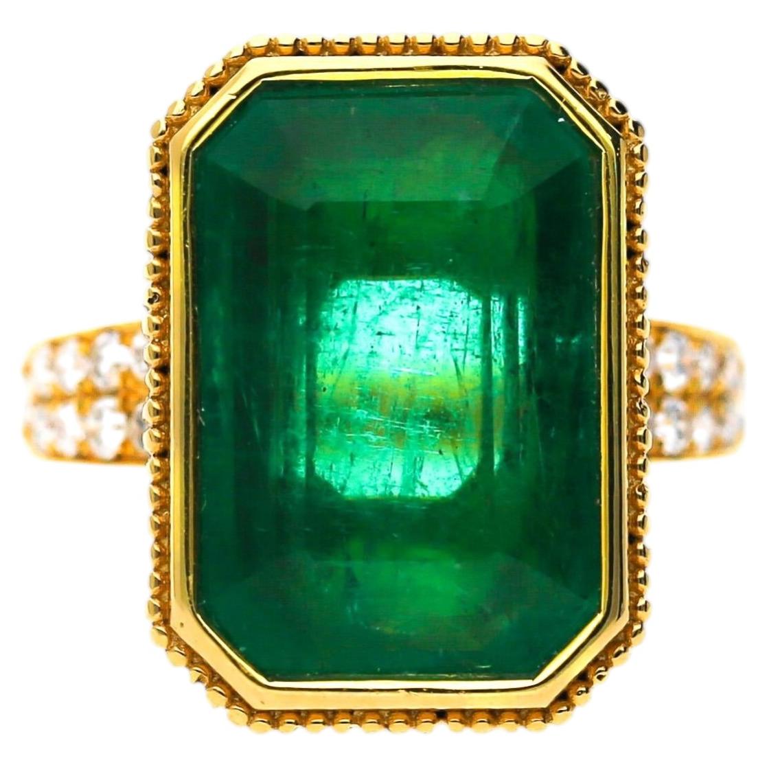 8.57 Carat Vivid Green Emerald and Diamond Milgrain Bezel 18K Gold Ring