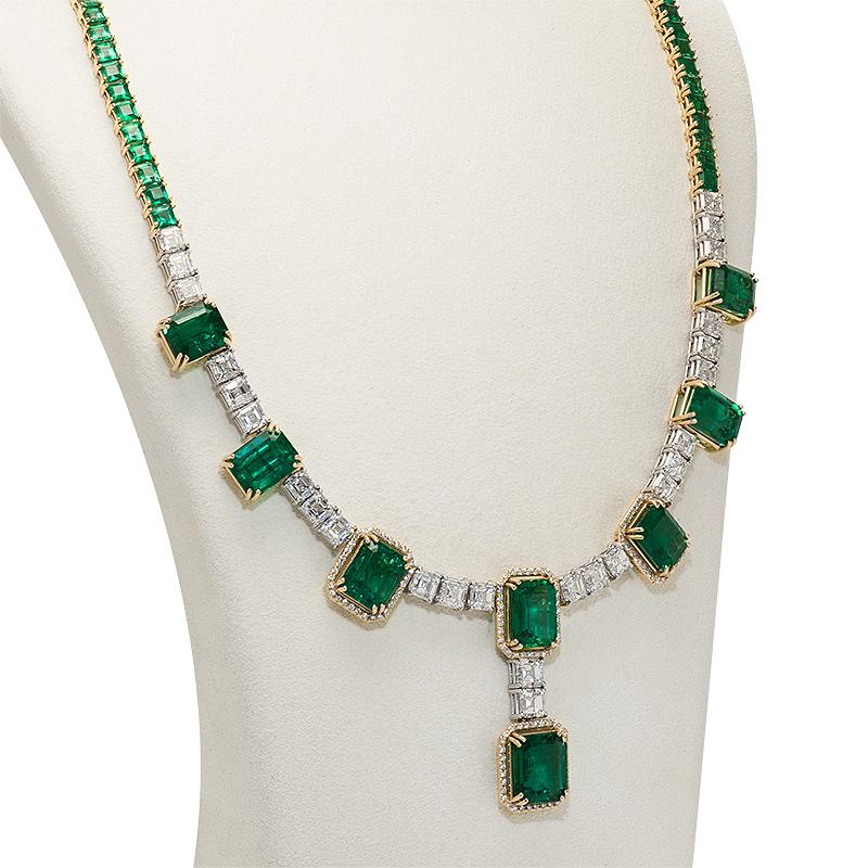 85.78 carats Grand Emerald & Diamond Necklace In New Condition For Sale In Montréal, CA
