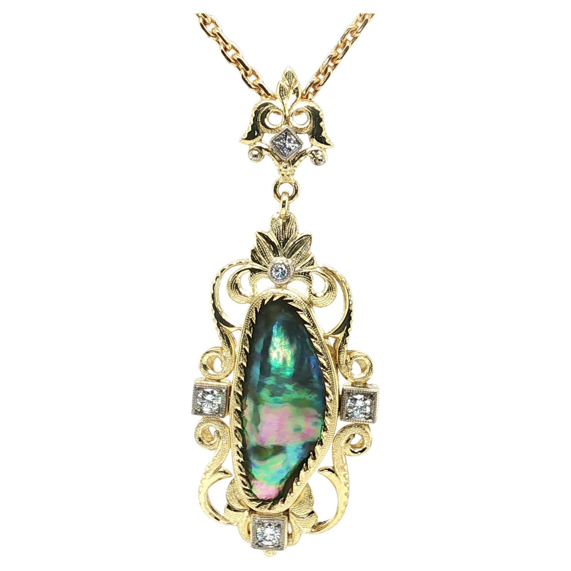Pendentif en or jaune 18 carats perle d'abalone naturelle et diamant fait à la main en vente