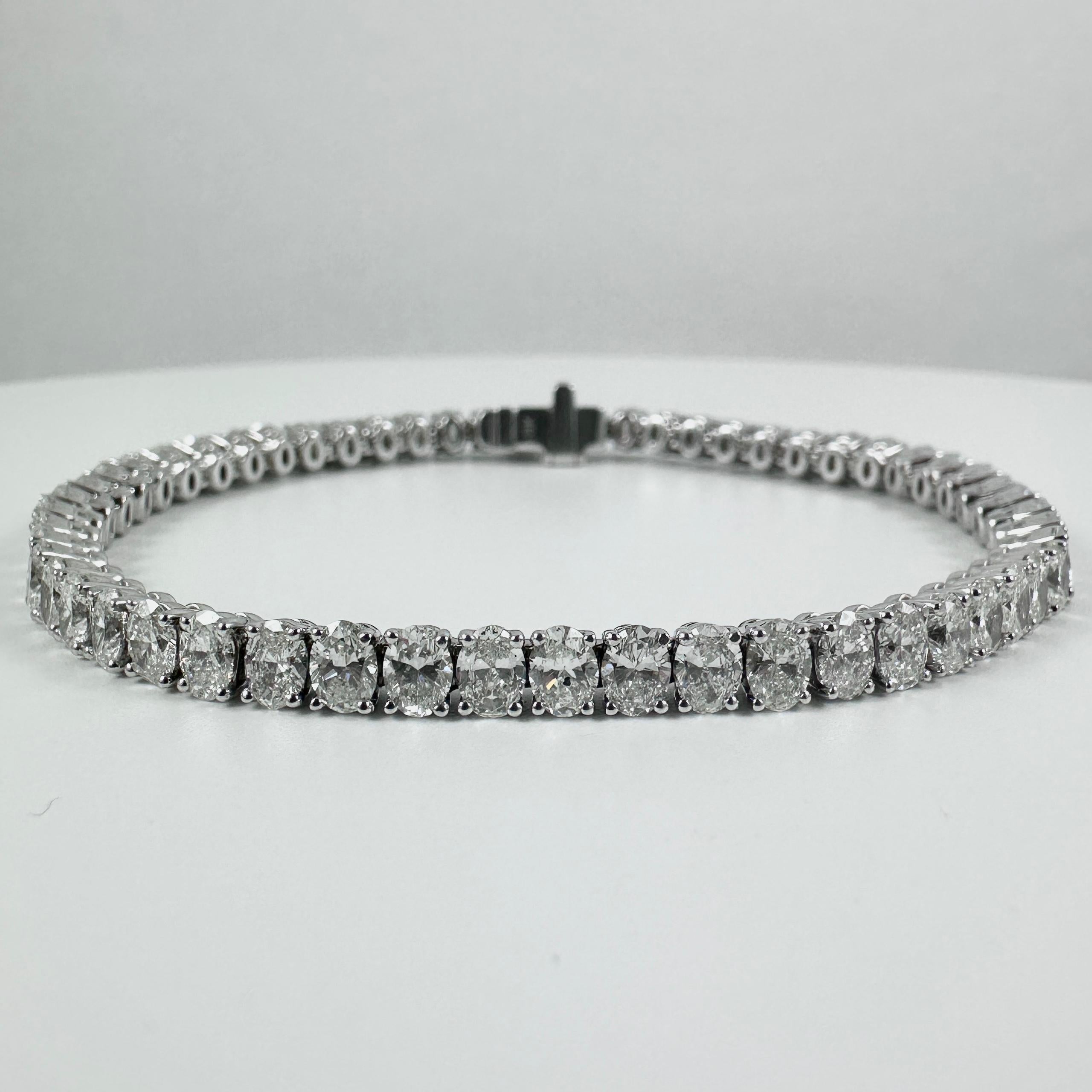 Women's or Men's 8.58 Carat Oval Diamond North-South Tennis Bracelet in 18K White Gold, 7 Inches For Sale