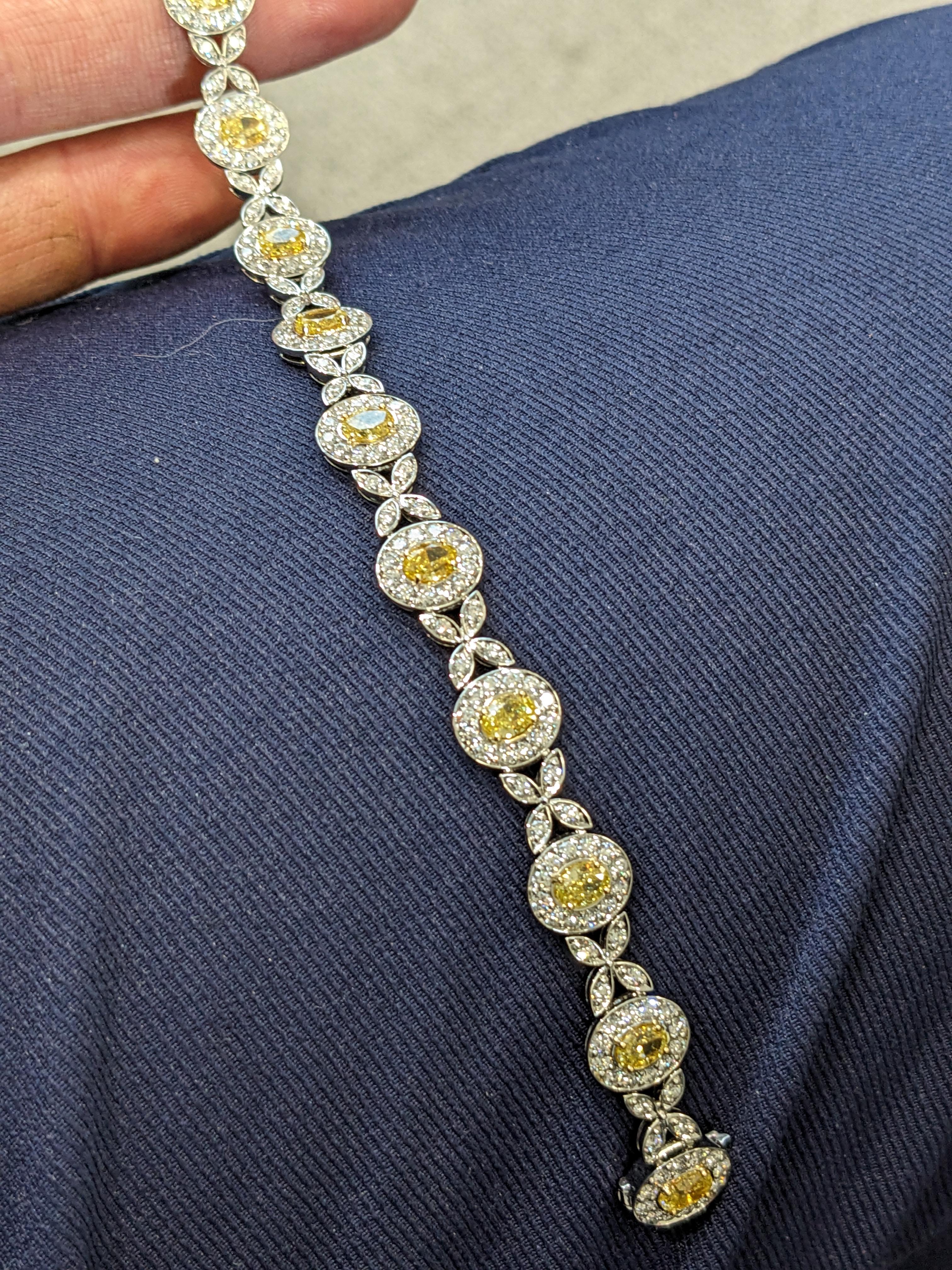 Pulsera de 8,58 quilates de diamantes blancos y amarillos naturales Oro de 18 quilates y platino 950 en venta 5