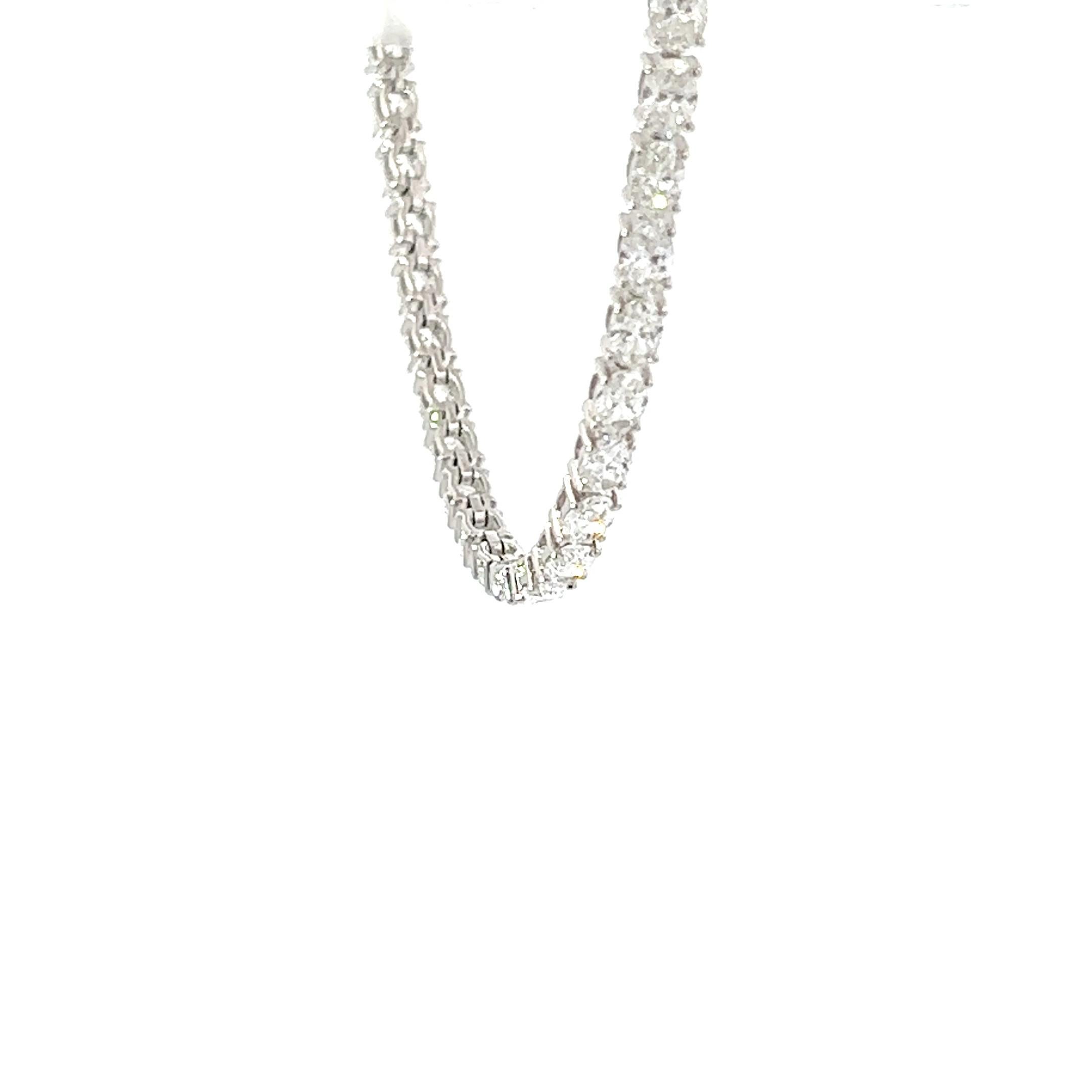 Pulsera de diamantes ovalados de 8,58 quilates, engastada en oro de 18 quilates Corte oval en venta