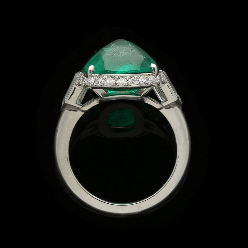 Contemporary 8.59 Carat Sugar Loaf Cabochon Colombian Emerald Ring with Diamond Halo