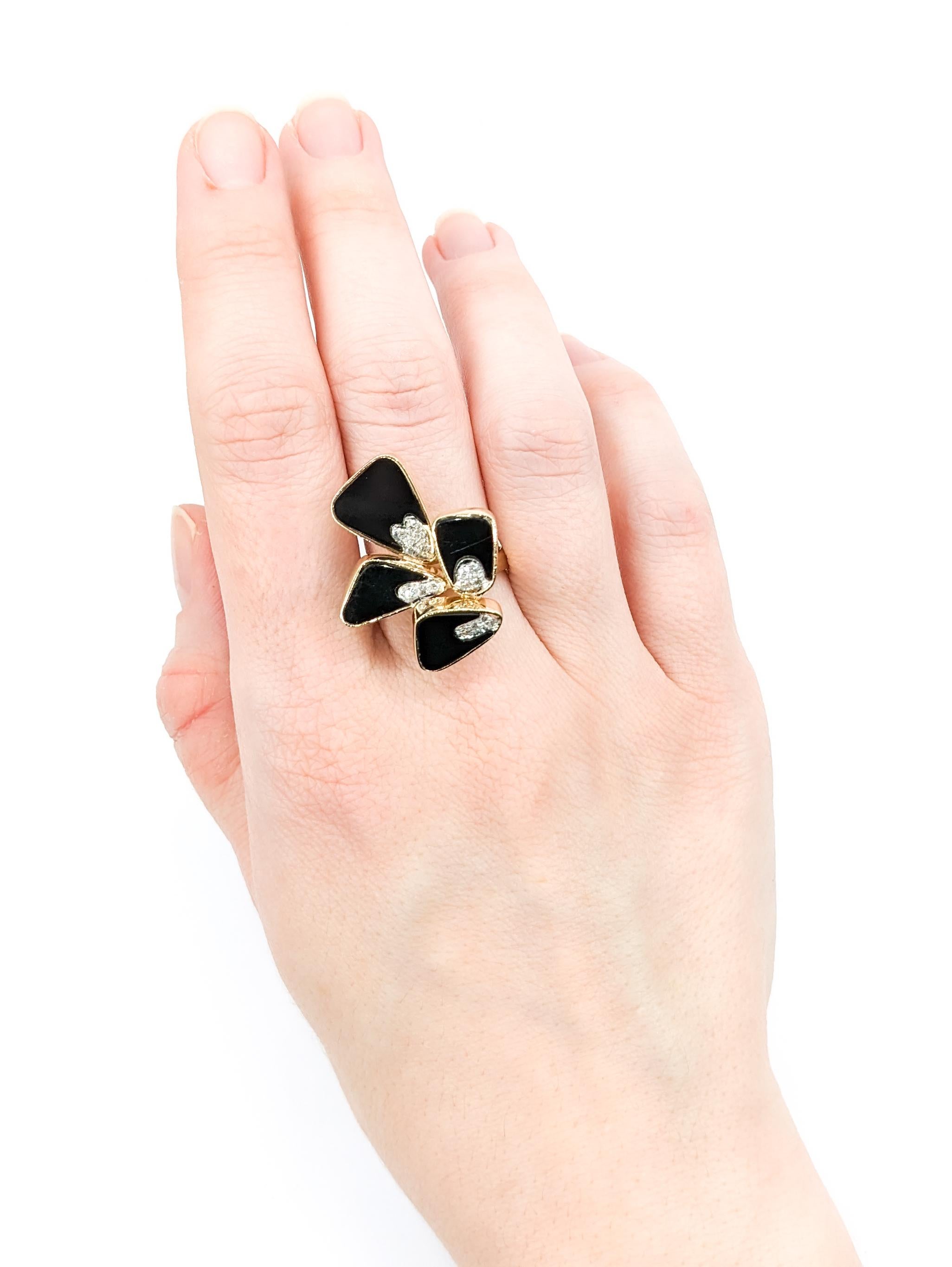 Modern 8.5ctw Onyx & Diamond Ring In Yellow Gold For Sale