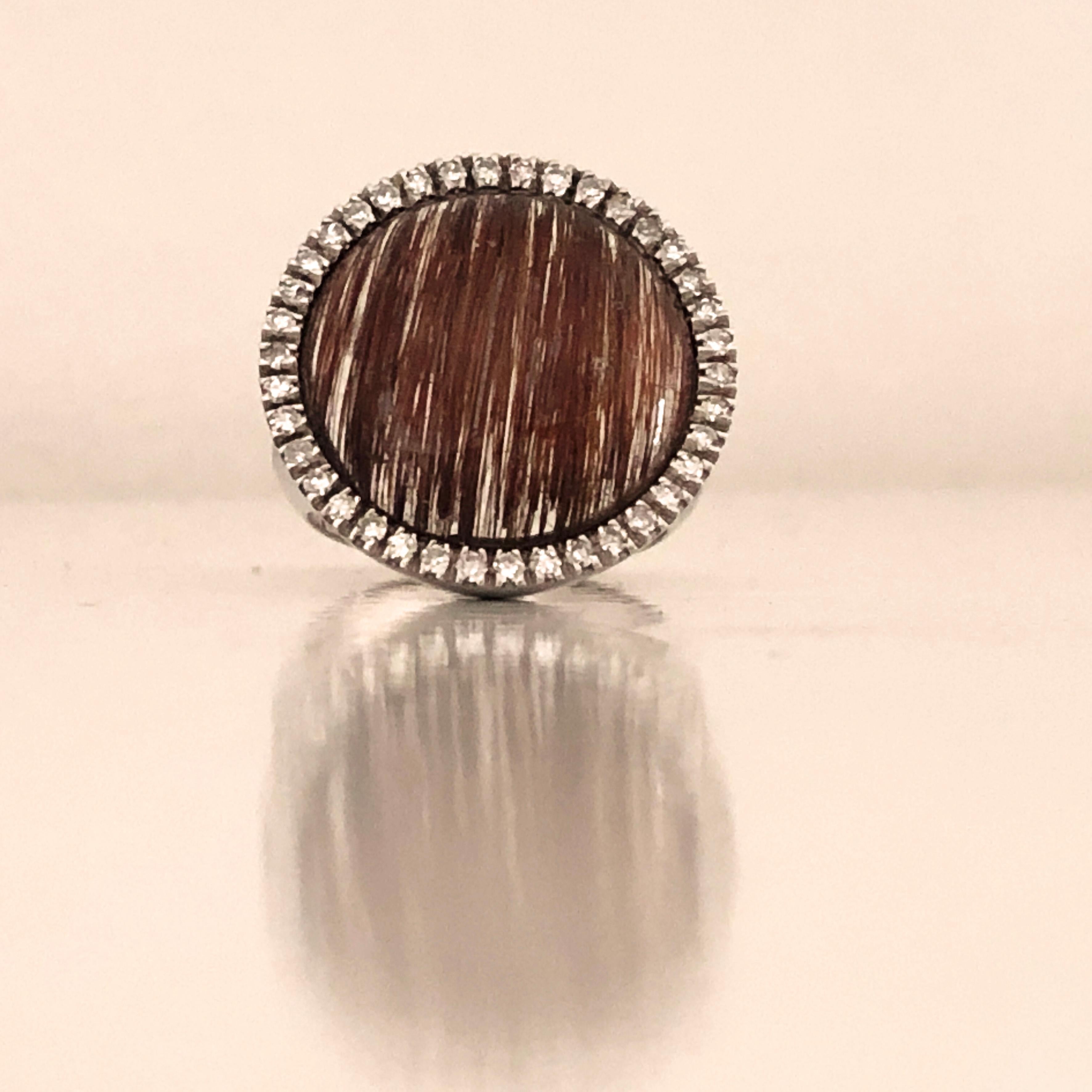 Berca 8.5Kt Rutilated Quartz Round Cabochon 0.41 Kt White Diamond Cocktail Ring For Sale 5