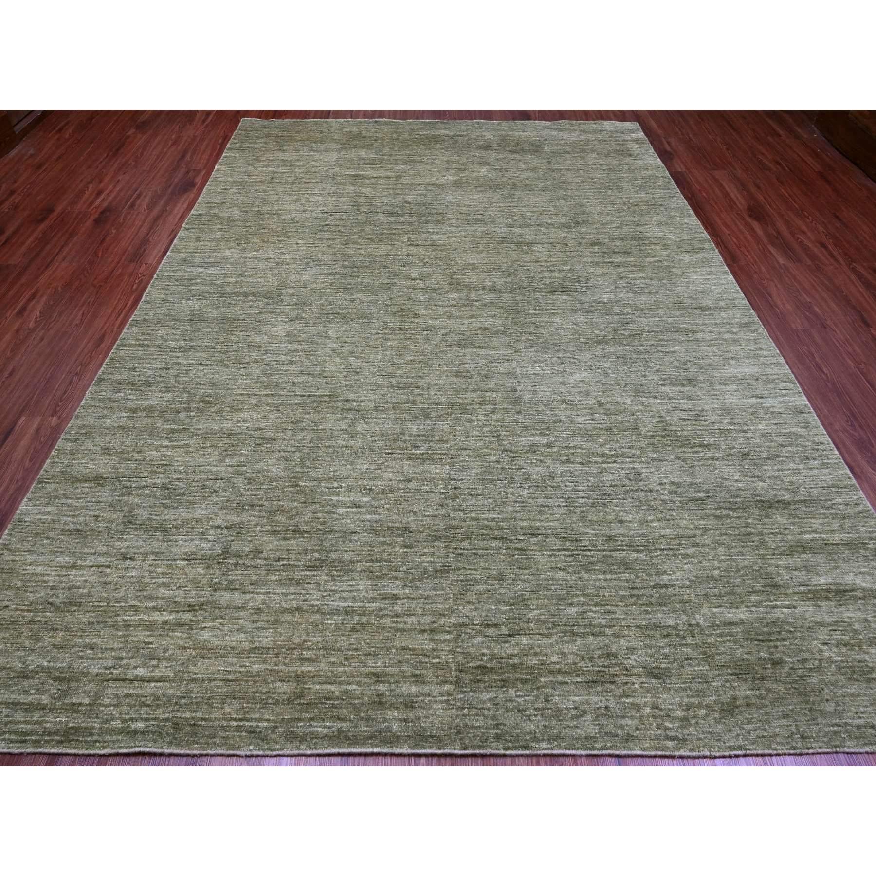 Reseda Green, Laine Ghazni filée à la main, motif uni, noué à la main, luxuriant et moelleux, tapis oriental
Matières premières : Laine
Latex : Pas de poils 
hauteur : 0,25 pouces
Style : Contemporain
Couleur primaire : vert
Couleurs secondaires :
