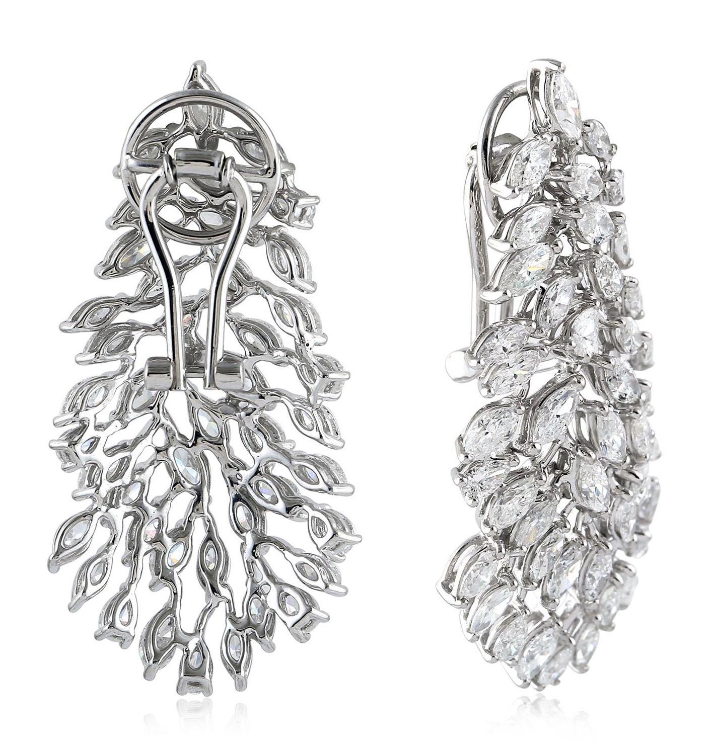 Modern 8.6 Carat Diamond 18 Karat Gold Florence Earrings For Sale