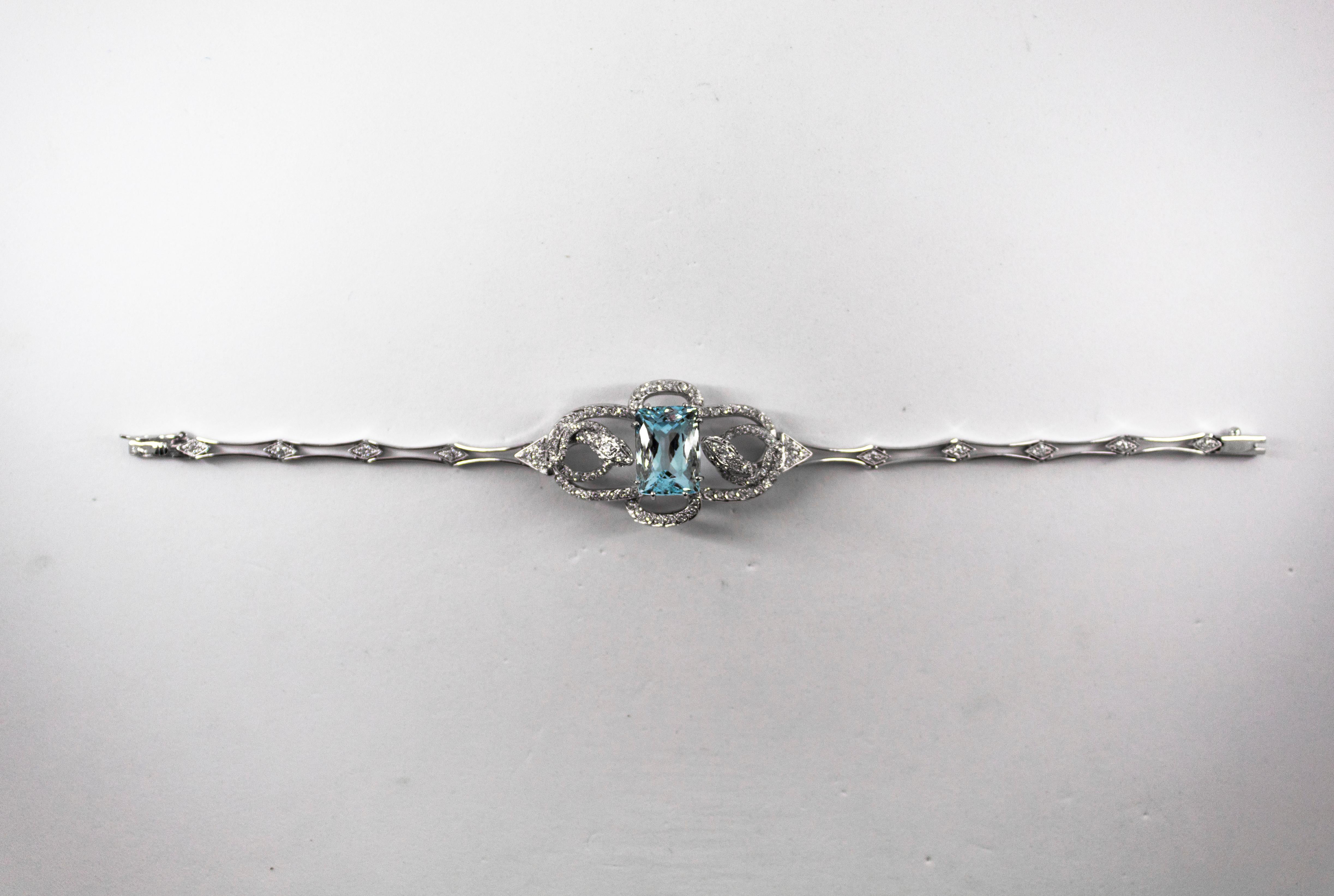 Art nouveau Bracelet « Serpents » en or blanc avec aigue-marine de 8,60 carats et diamants blancs de 1,25 carat en vente