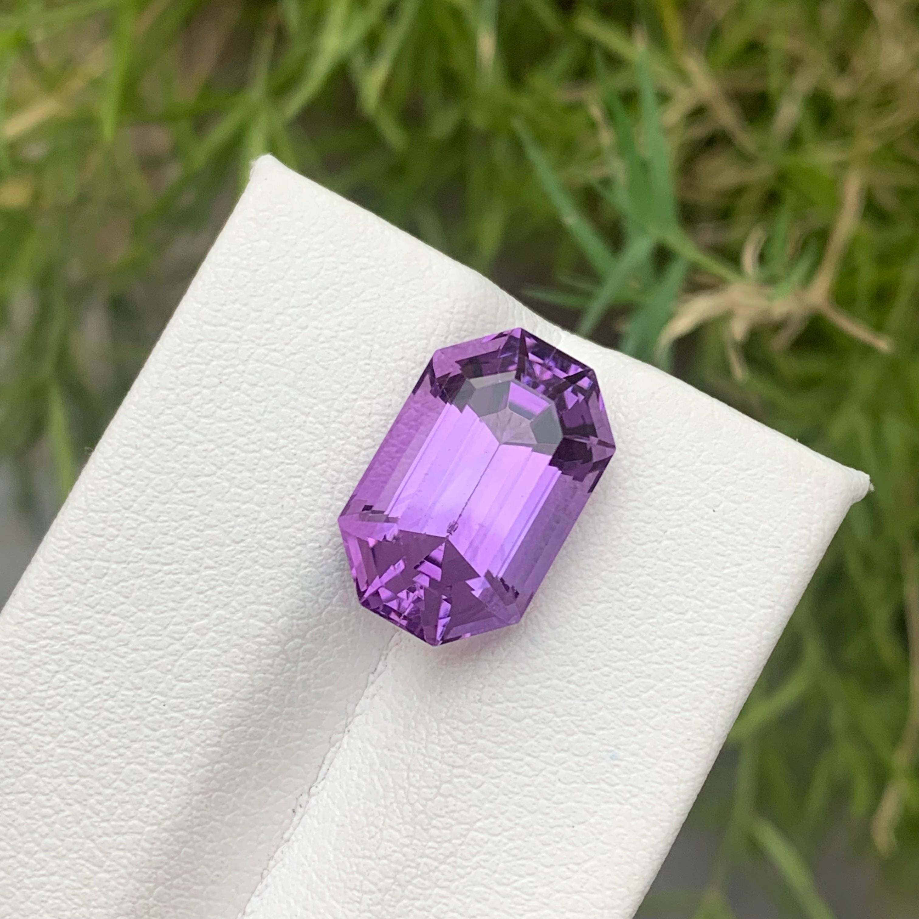 8.60 Carat Natural Loose Lavender Purple Amethyst February Birthstone Gift In New Condition For Sale In Peshawar, PK