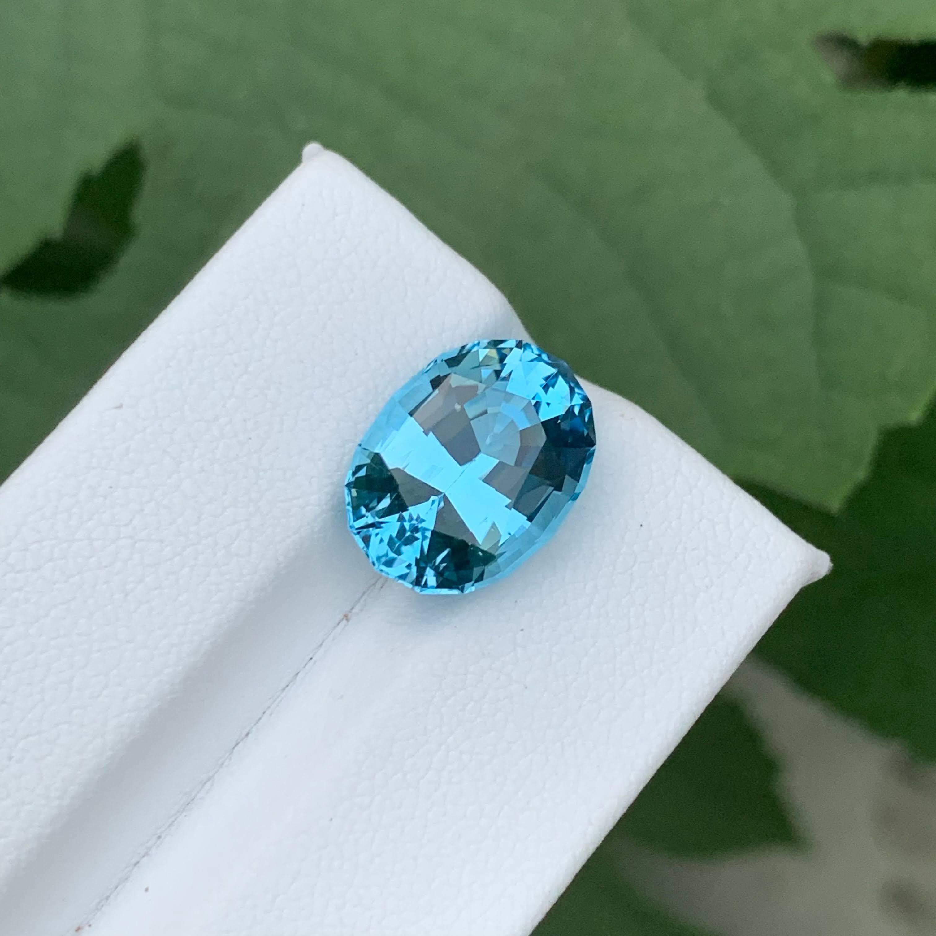 Taglio ovale 8,60 carati di pietra naturale sciolta di Topazio Blu Neon con taglio ovale Gemma del Madagascar in vendita