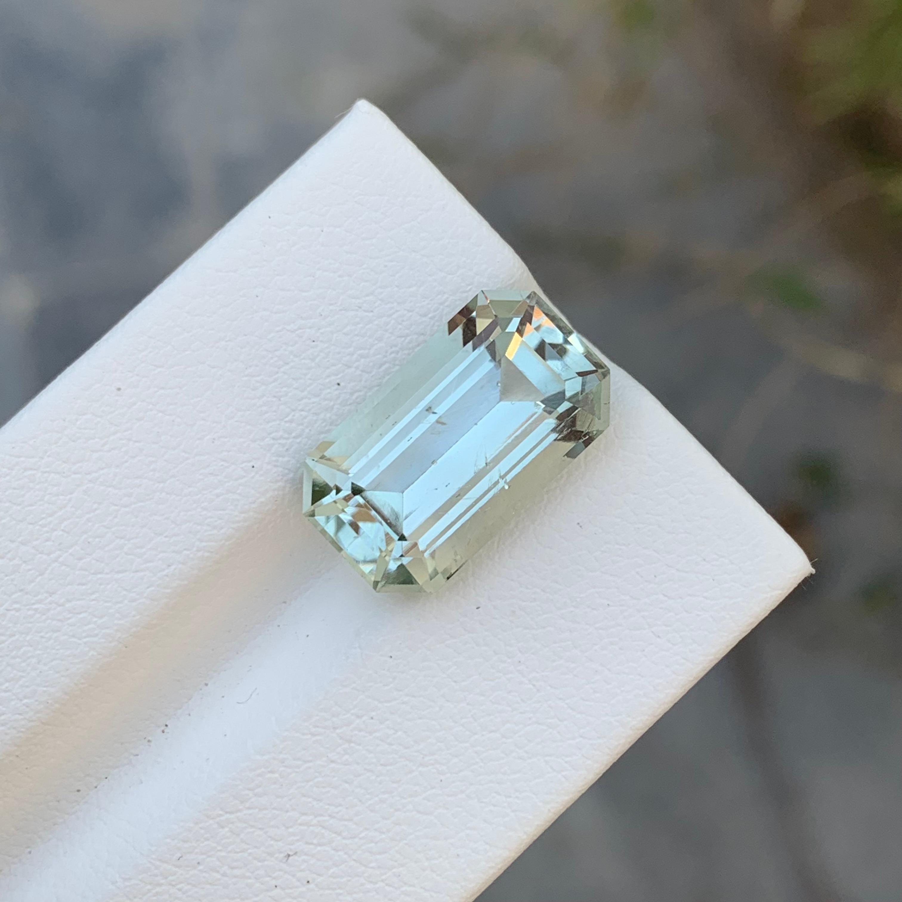 Améthyste verte en vrac
Poids : 8,60 carats
Dimension : 16,4 x 9,5 x 7,7 mm
Couleur : Vert
Origine : Brésil
Certificat : Sur demande
Forme : Émeraude


L'améthyste verte, également connue sous le nom de prasiolite, est une pierre précieuse