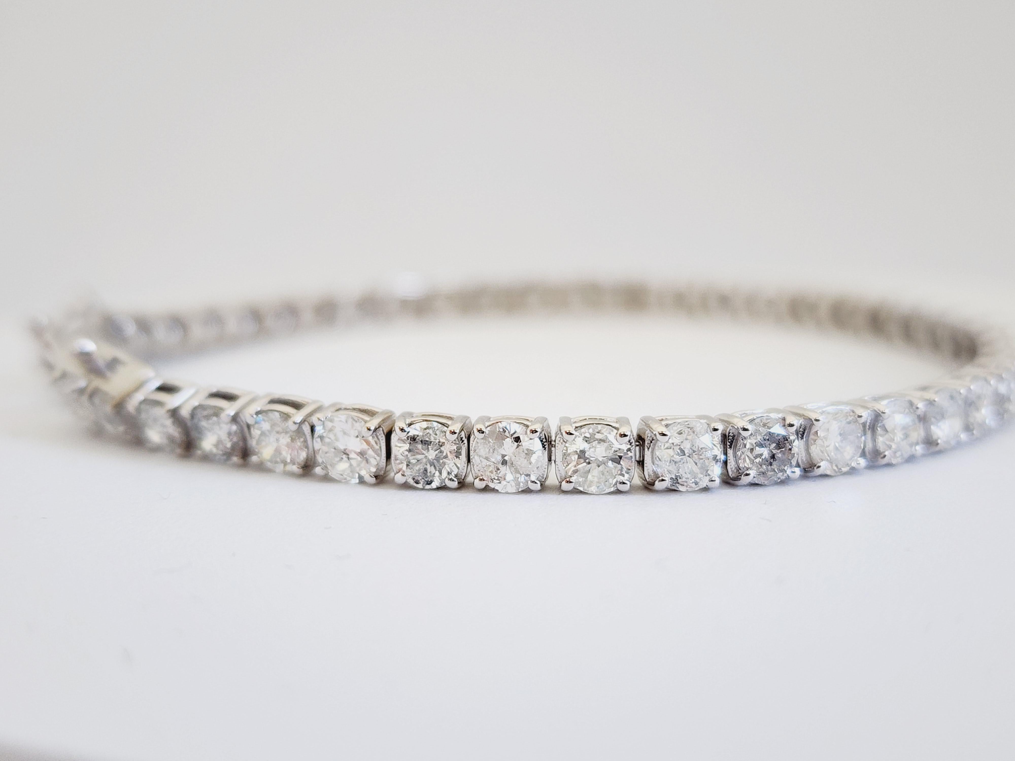 8.60 Carat Round Brilliant Natural Diamond Tennis Bracelet 14 Karat White Gold In New Condition In Great Neck Plaza, NY