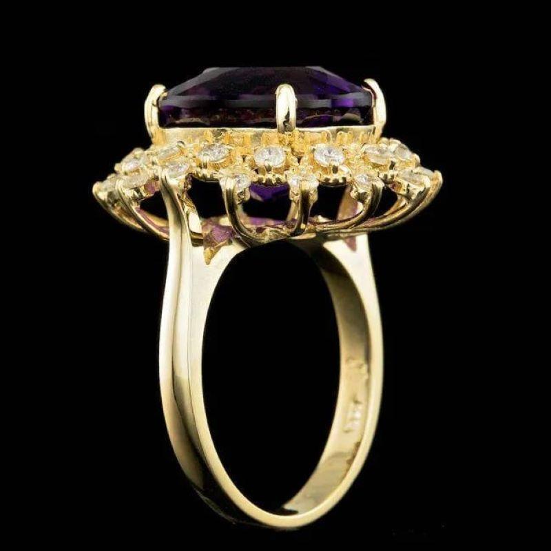 Women's 8.60 Carats Natural Amethyst and Diamond 14K Solid Yellow Gold Ring For Sale
