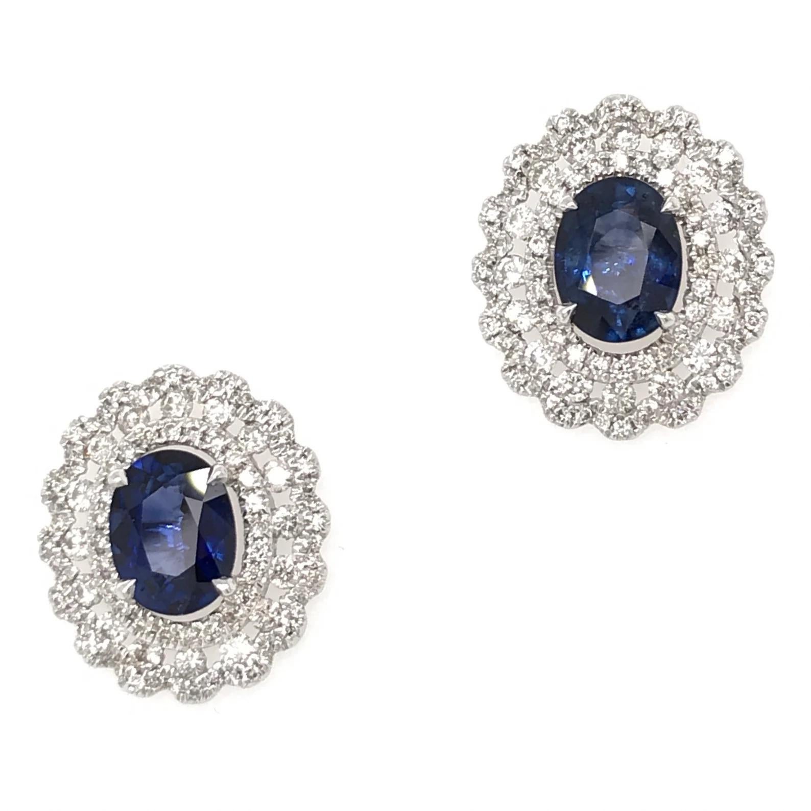 This unique earrings feature dazzling details reminiscent of antiques with the amazing quality of Sea Wave Diamonds modern craftsmanship. Bold and beautiful, these earrings are sure to make a statement.

SPECIFICATIONS
-18K White Gold
-3.10CT