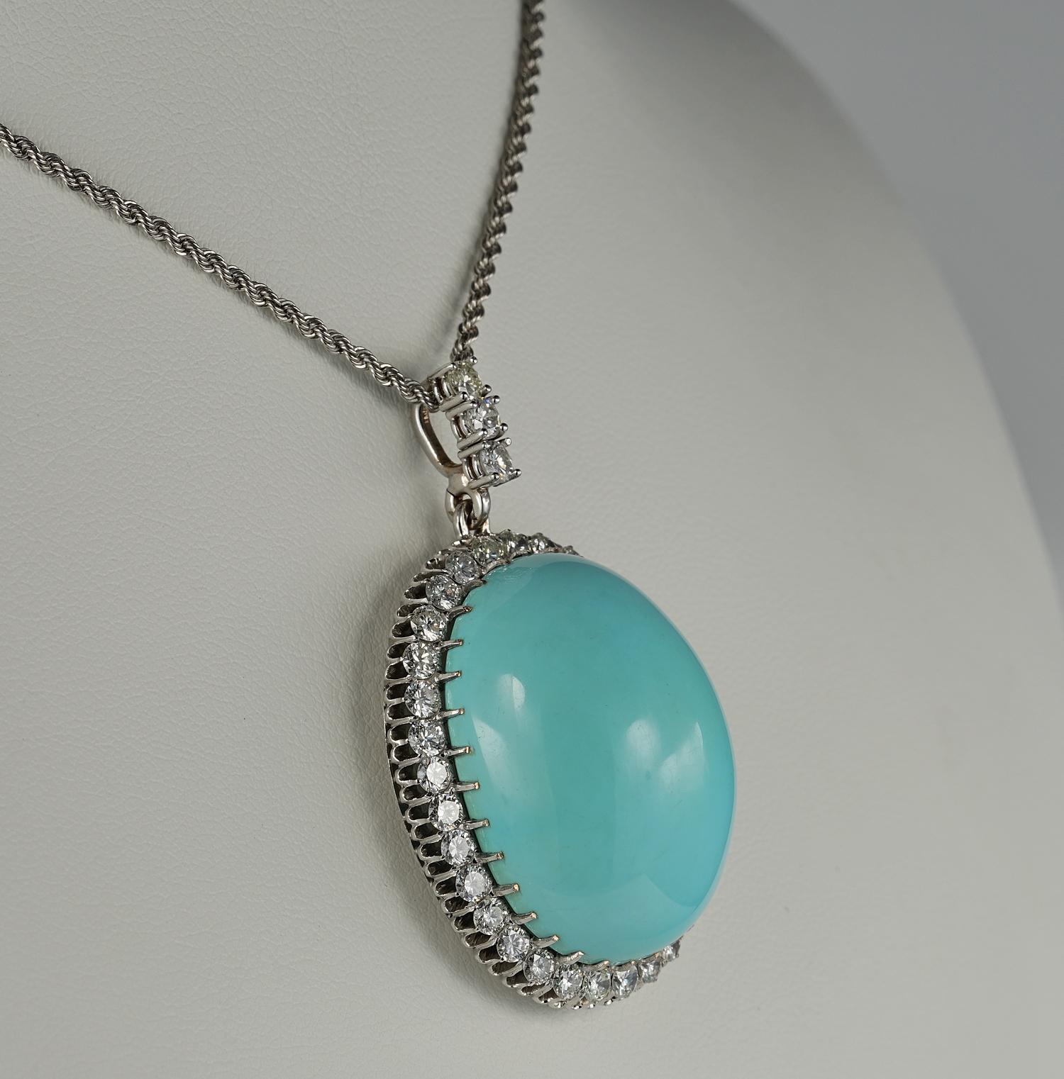 86.00 Carat Natural Persian Turquoise 3.00 Carat Diamond Rare Pendant In Good Condition For Sale In Napoli, IT
