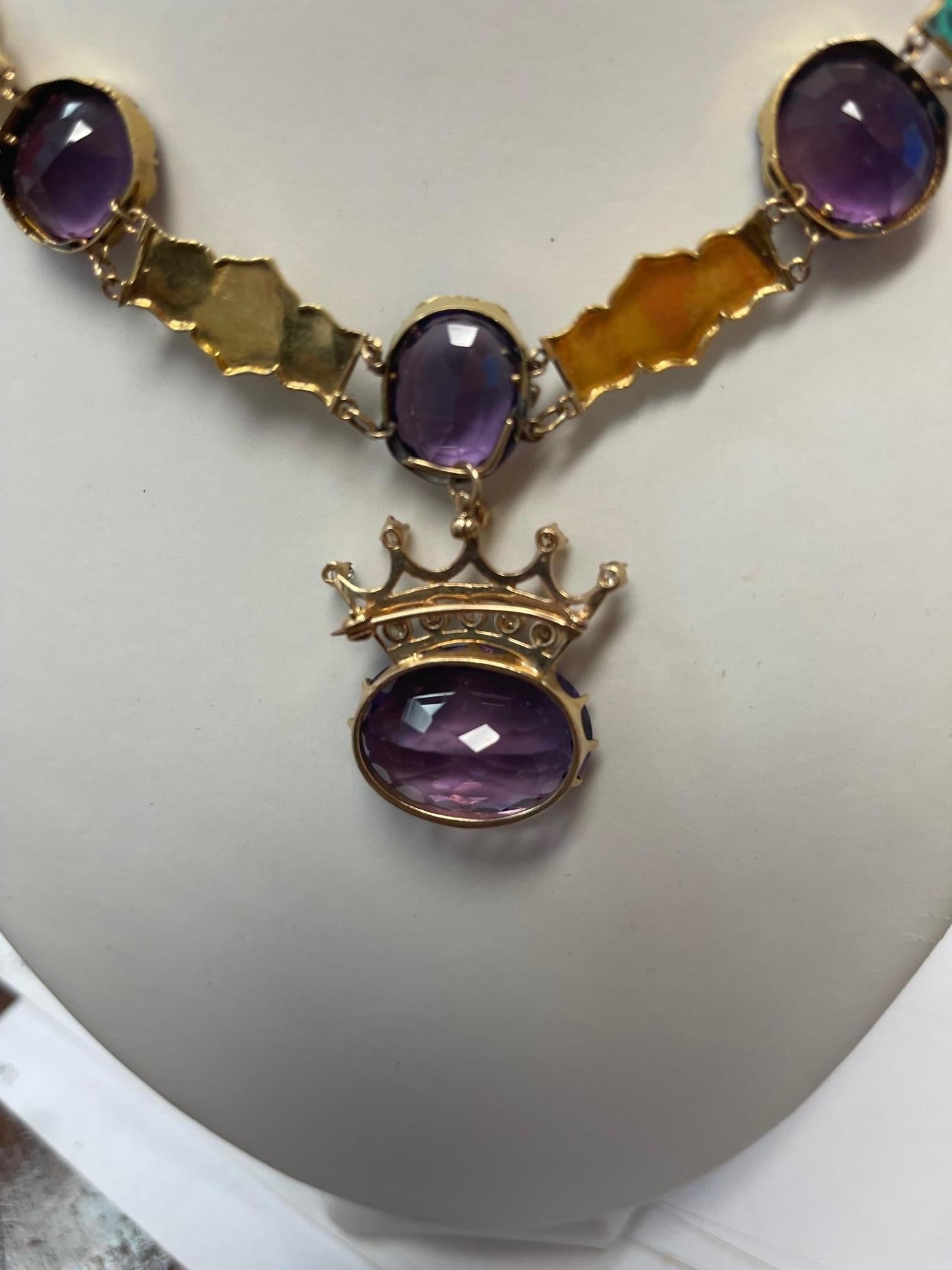 Taille mixte Broche et collier couronne édouardienne vintage en or avec améthyste et diamants en vente