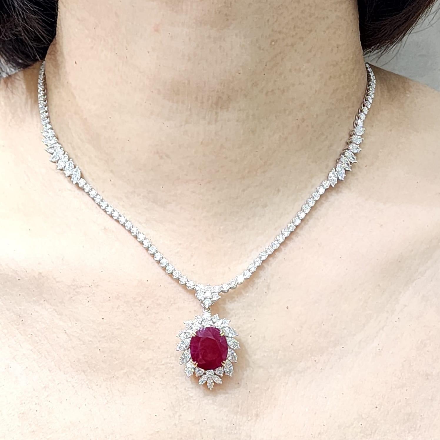 8.61 Carat Burma Ruby Diamond Necklace in 18 Karat White Gold In New Condition For Sale In Hong Kong, HK