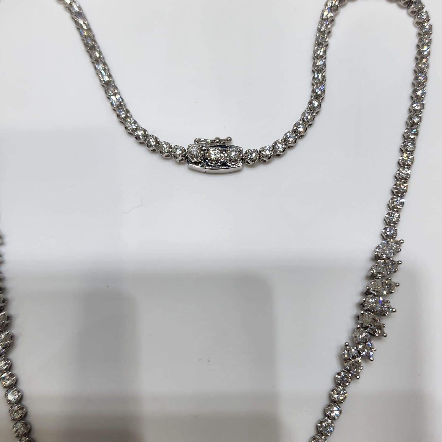 Collier en or blanc 18 carats avec diamants et rubis de Birmanie de 8,61 carats en vente 2