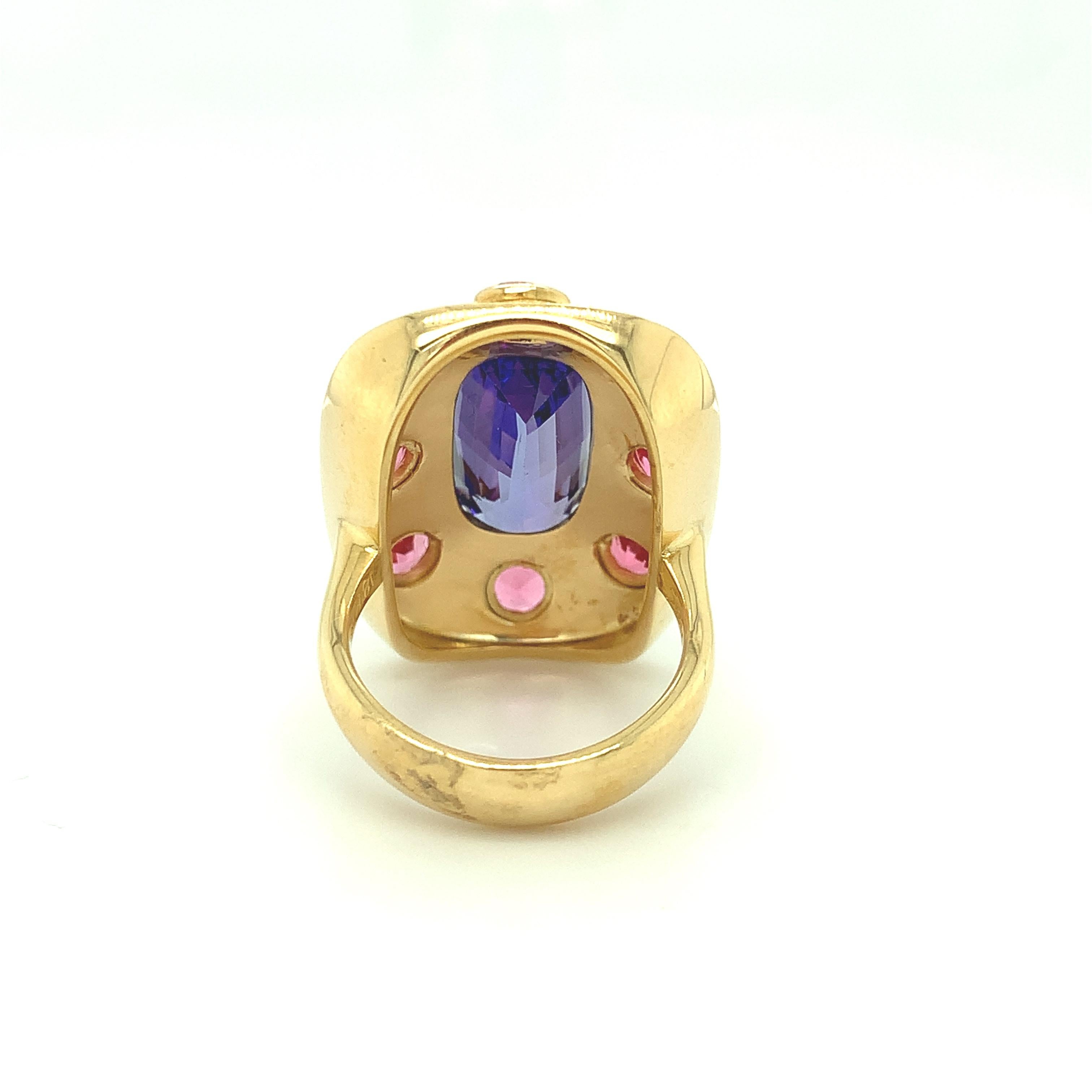 8.61 ct. Tanzanite Cushion, Pink Spinel, Yellow Gold Handmade Dome Ring  In New Condition In Los Angeles, CA