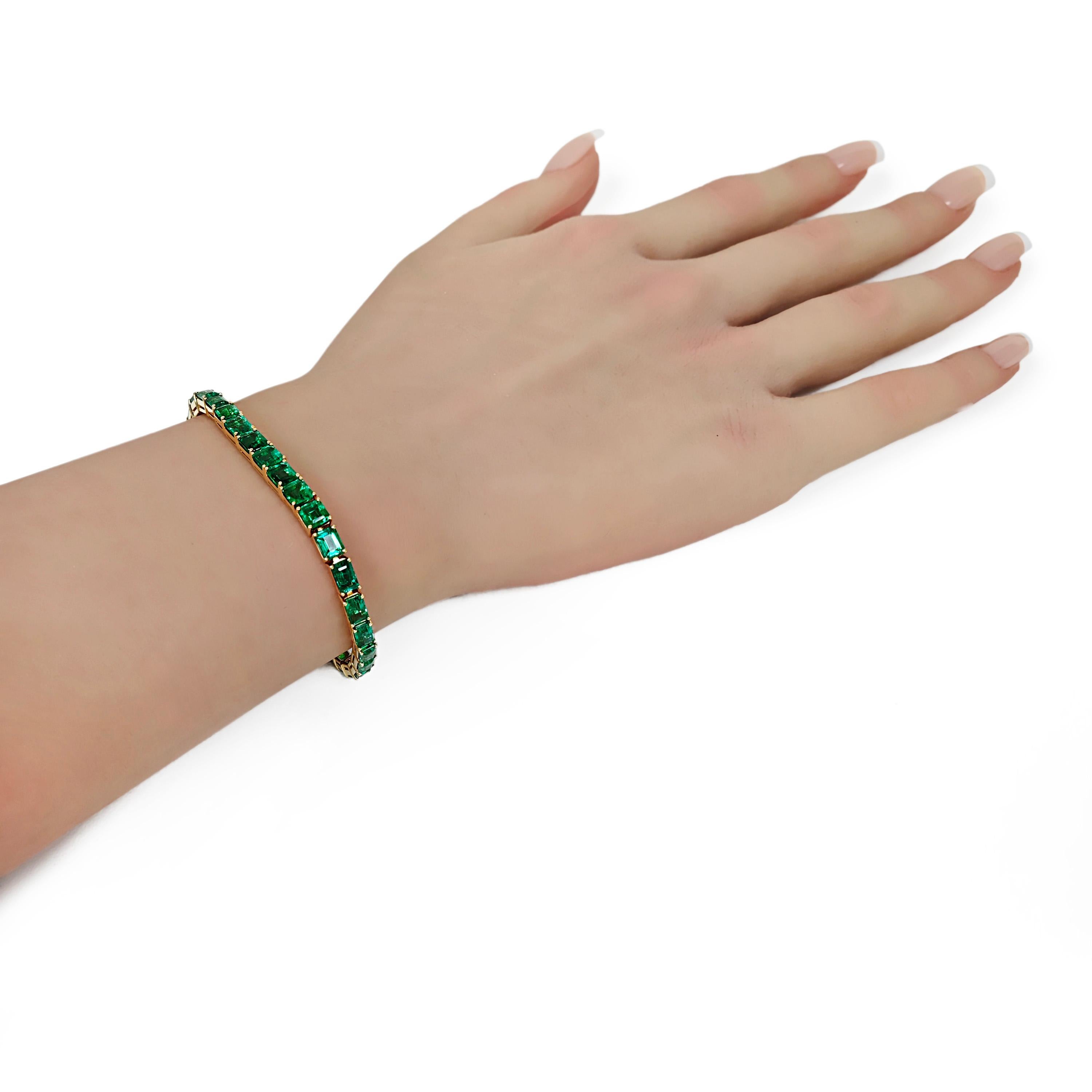 8.62 Carats Emerald Yellow Gold Tennis Bracelet In New Condition For Sale In New York, NY