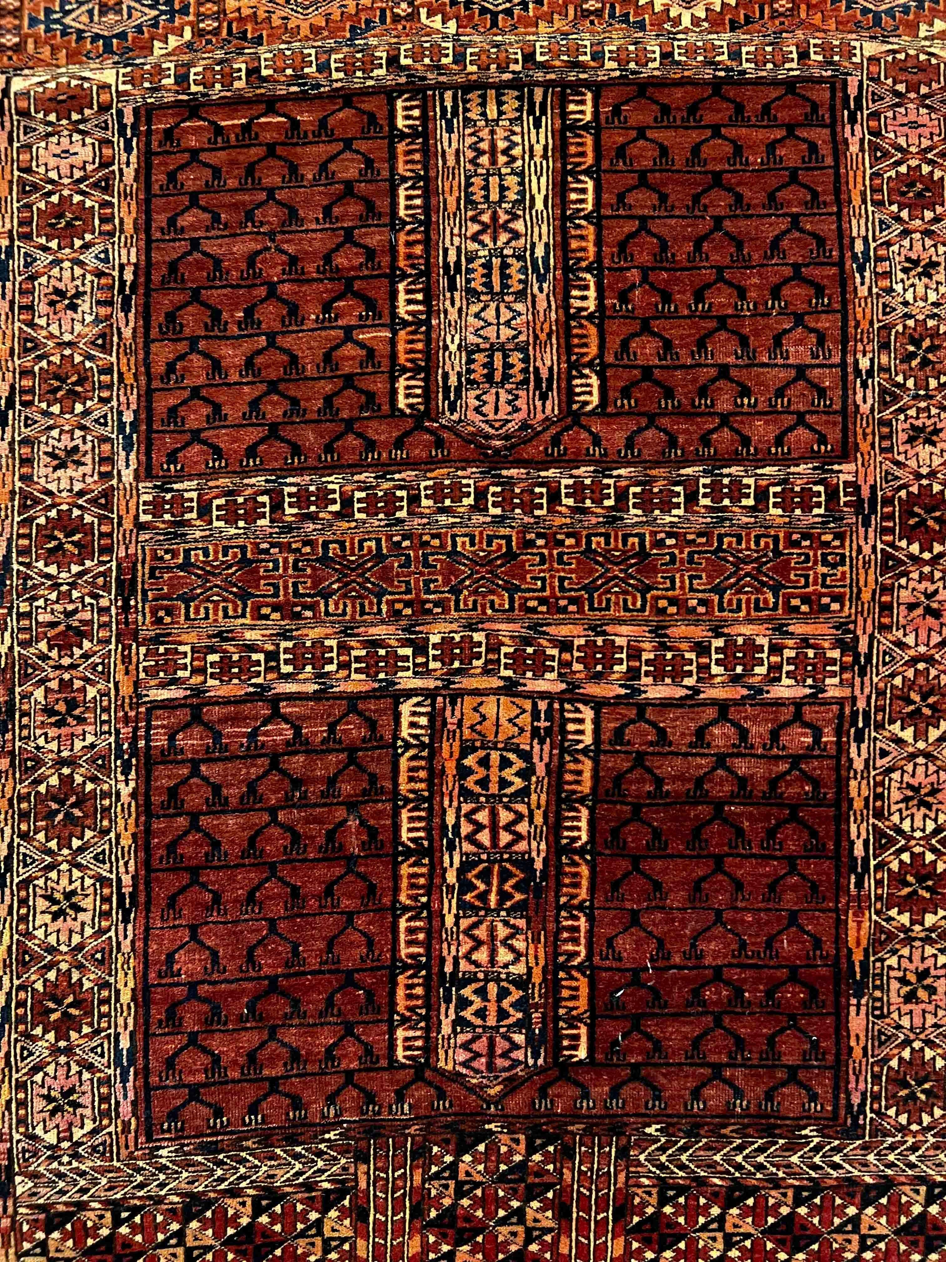 Laine 862 - Joli tapis turc ancien de type chasuble en vente