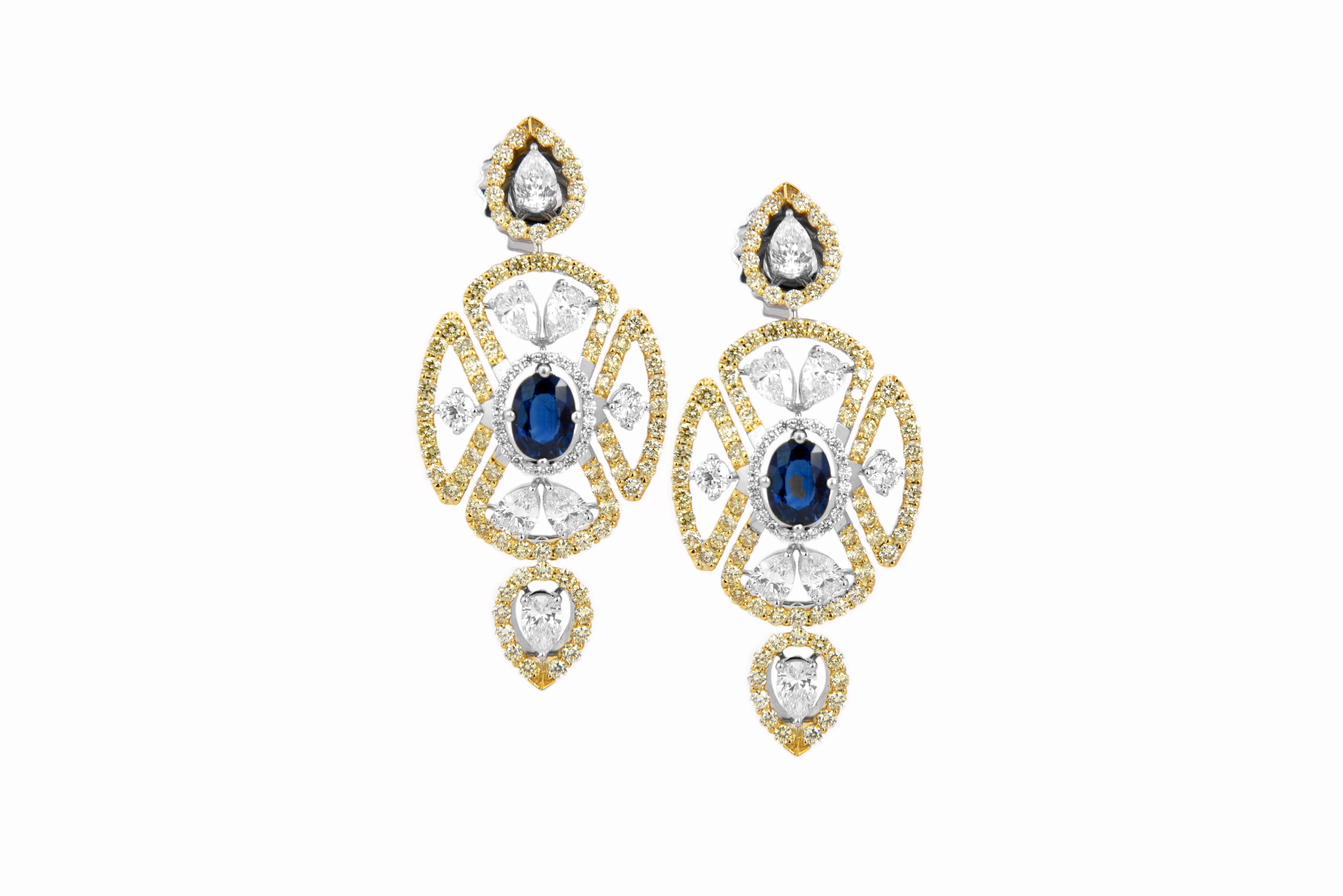 Contemporary 8.64 Carat Blue Sapphire and Diamond 18 Karat Gold Earring For Sale
