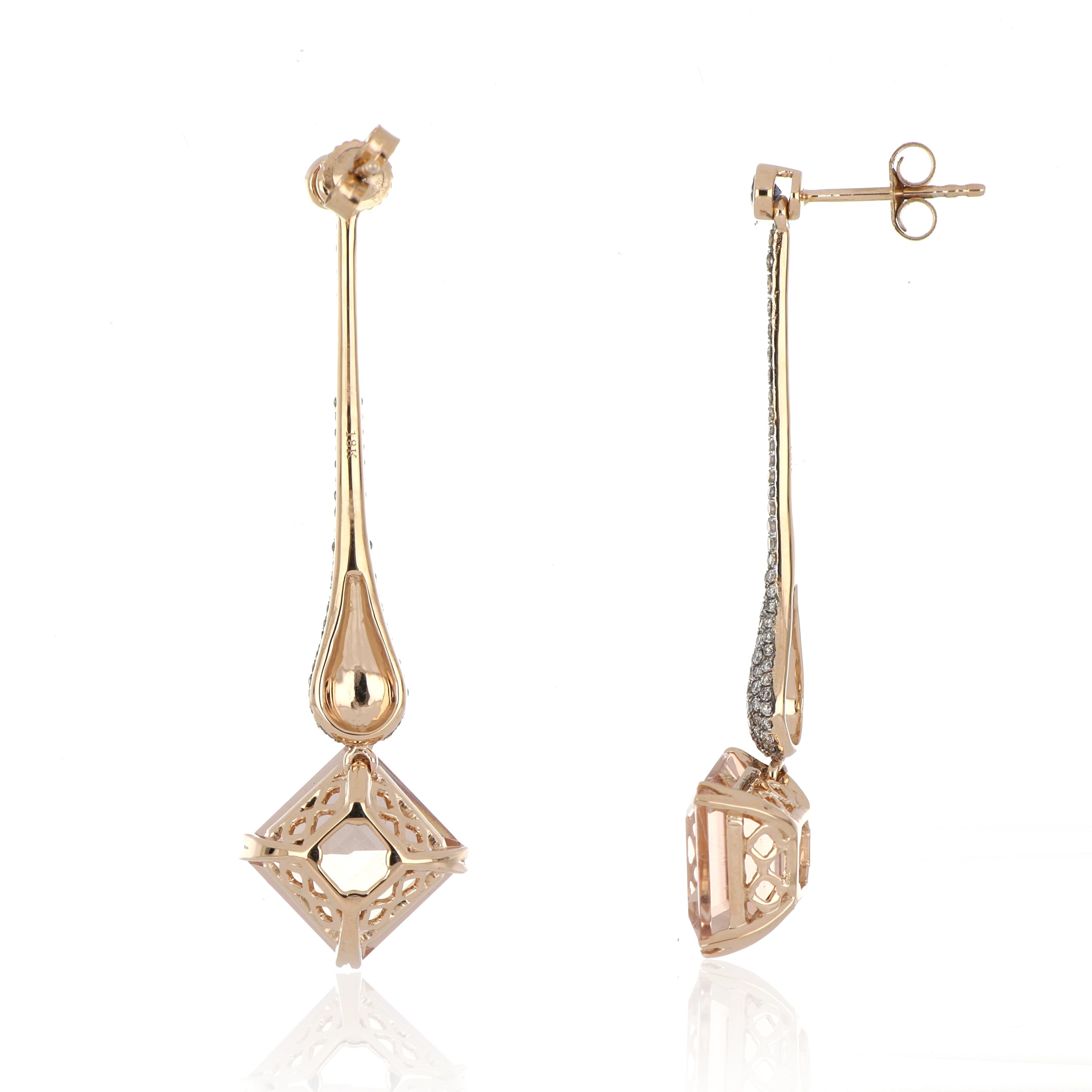 Taglio cuscino Orecchino di Morganite e Acquamarina da 8,64 carati totali con diamanti in oro 18 carati in vendita