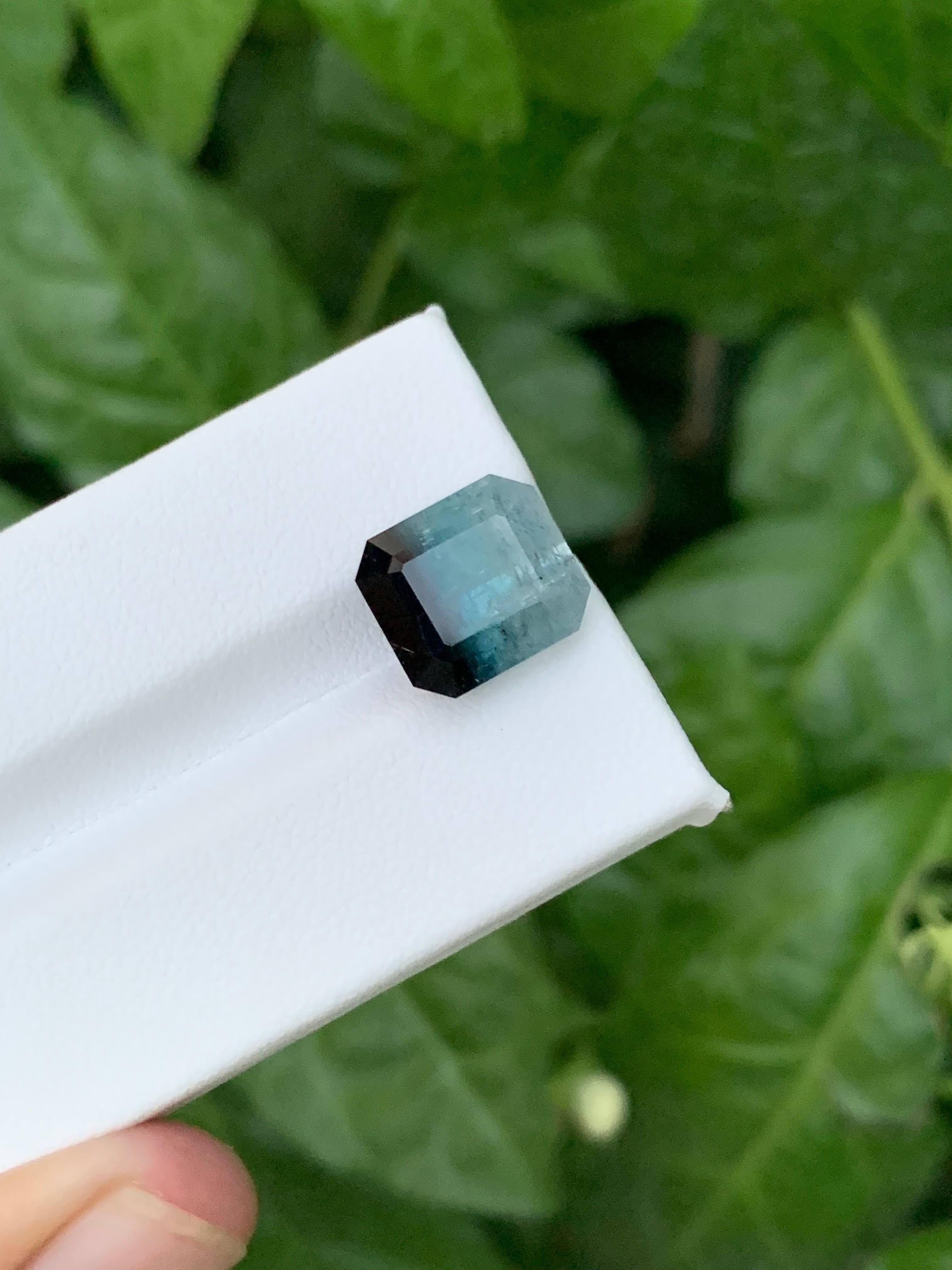 Moderne 8.65 Carat Natural Loose Bicolor Tourmaline Emerald Cut Afghan Gemstone (pierre précieuse afghane) en vente