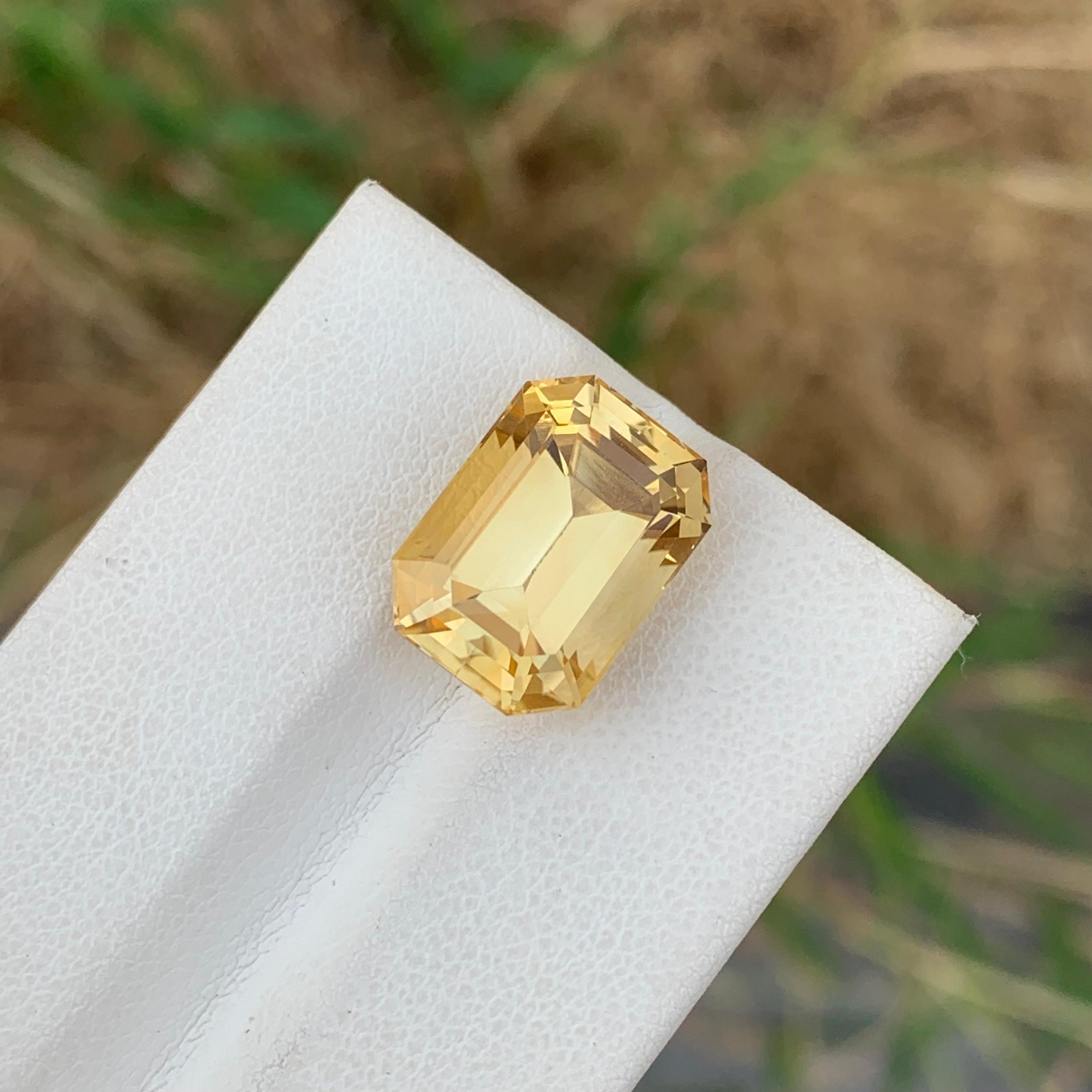 Arts and Crafts 8.65 carati di pietra naturale citrina gialla sfusa a forma di smeraldo in vendita