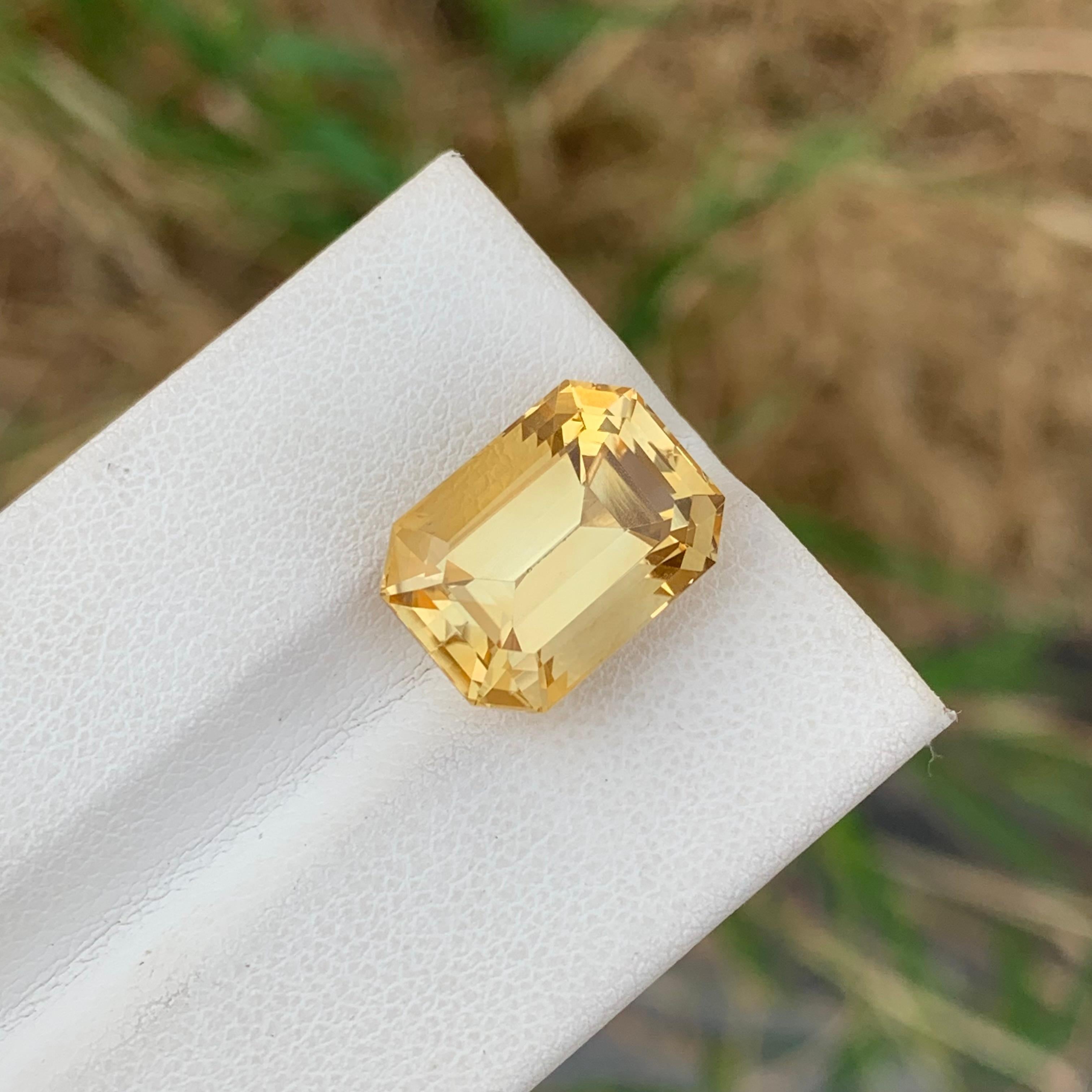 8.65 carati di pietra naturale citrina gialla sfusa a forma di smeraldo In condizioni Nuovo in vendita a Peshawar, PK