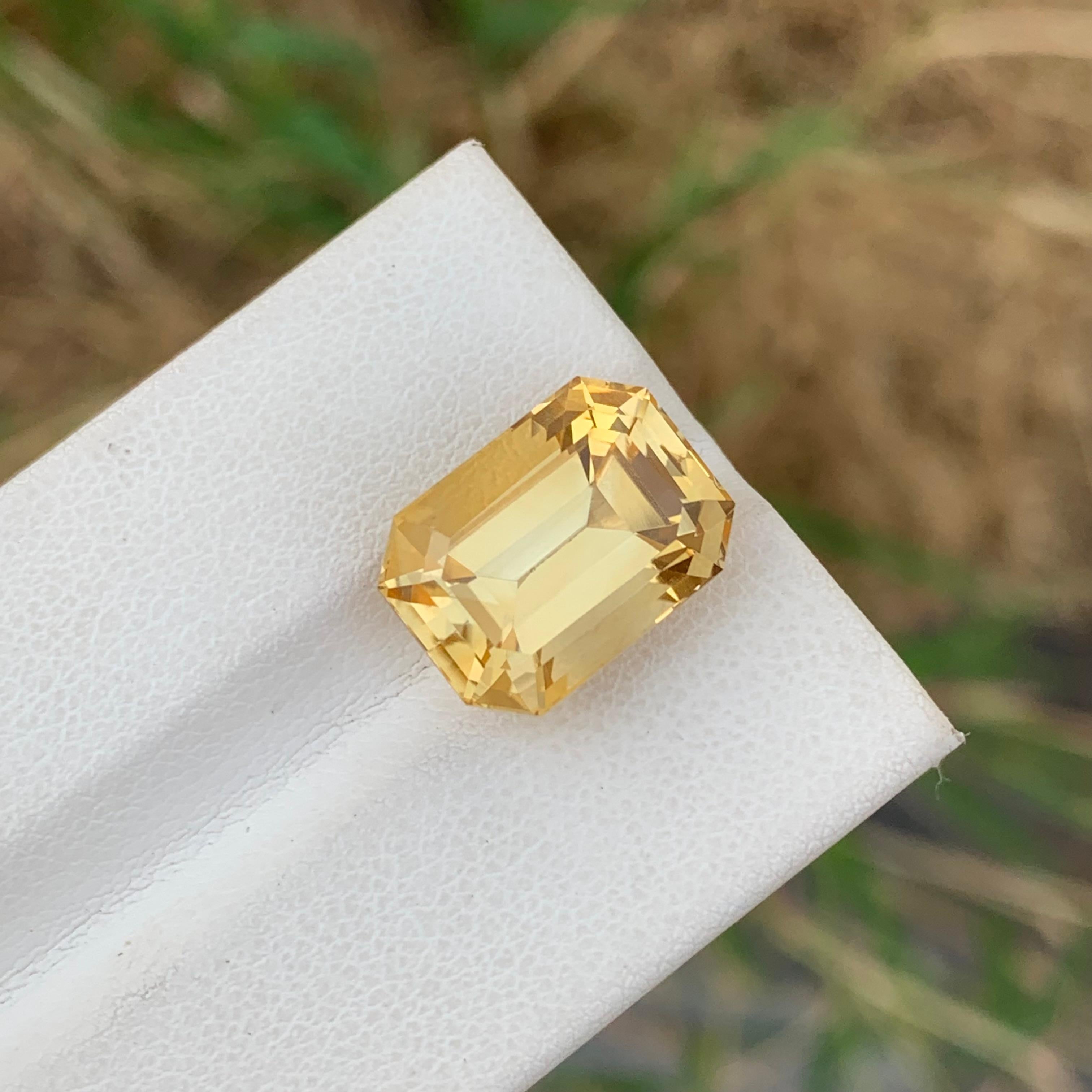 da uomo o donna 8.65 carati di pietra naturale citrina gialla sfusa a forma di smeraldo in vendita