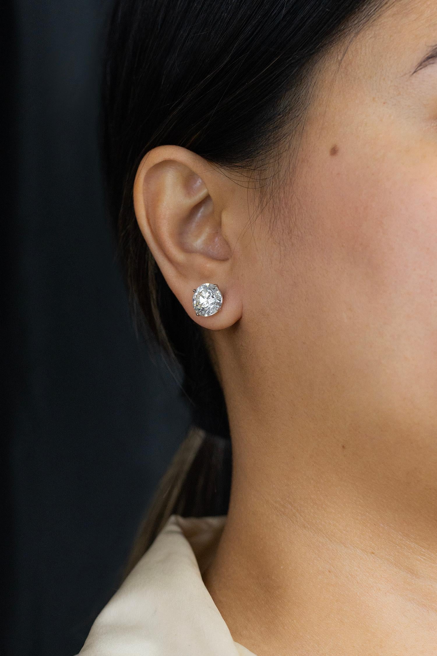 Roman Malakov 8.65 Carats Total Round Brilliant Cut Diamond Stud Earrings In New Condition For Sale In New York, NY