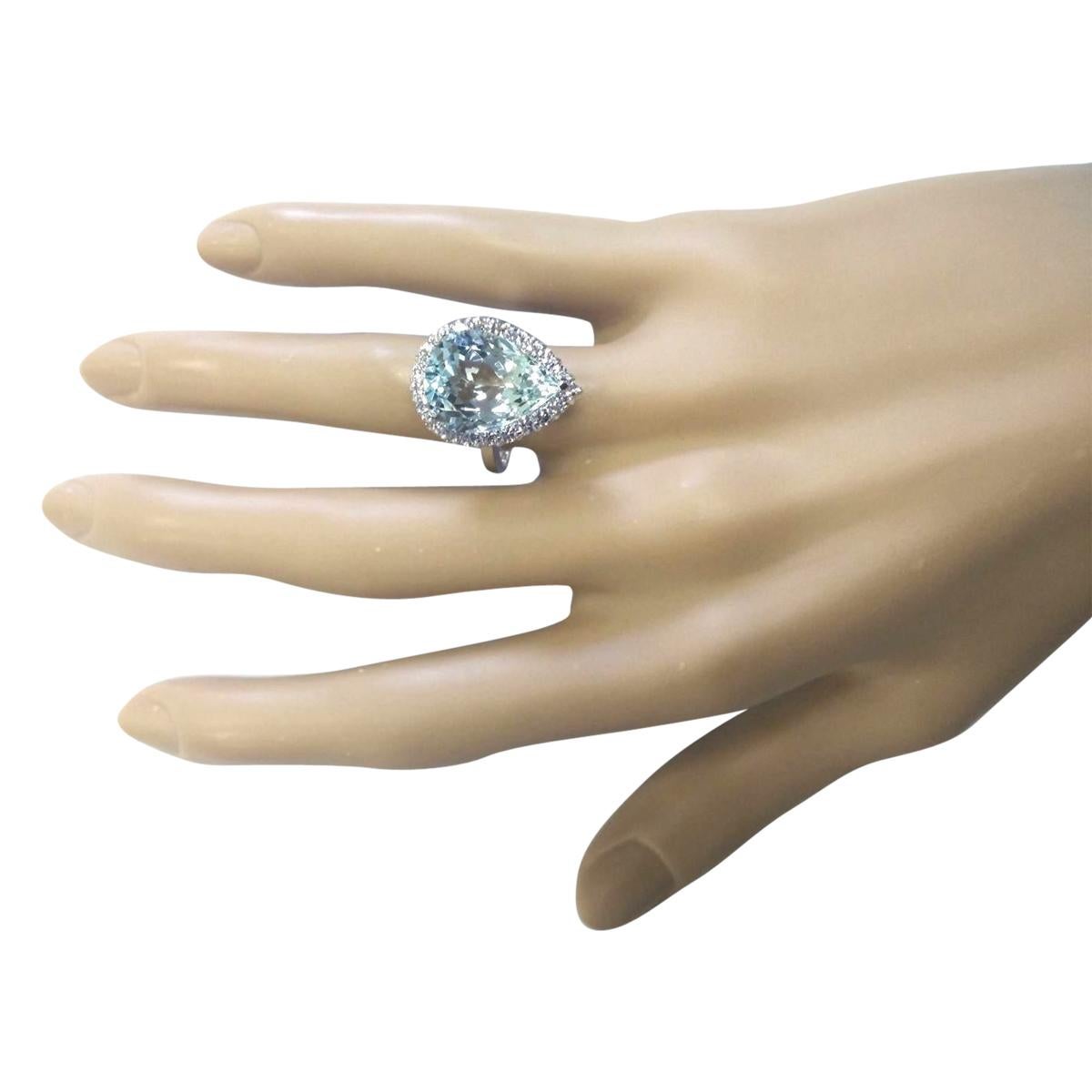 Aquamarine Diamond Ring In 14 Karat White Gold  In New Condition For Sale In Los Angeles, CA