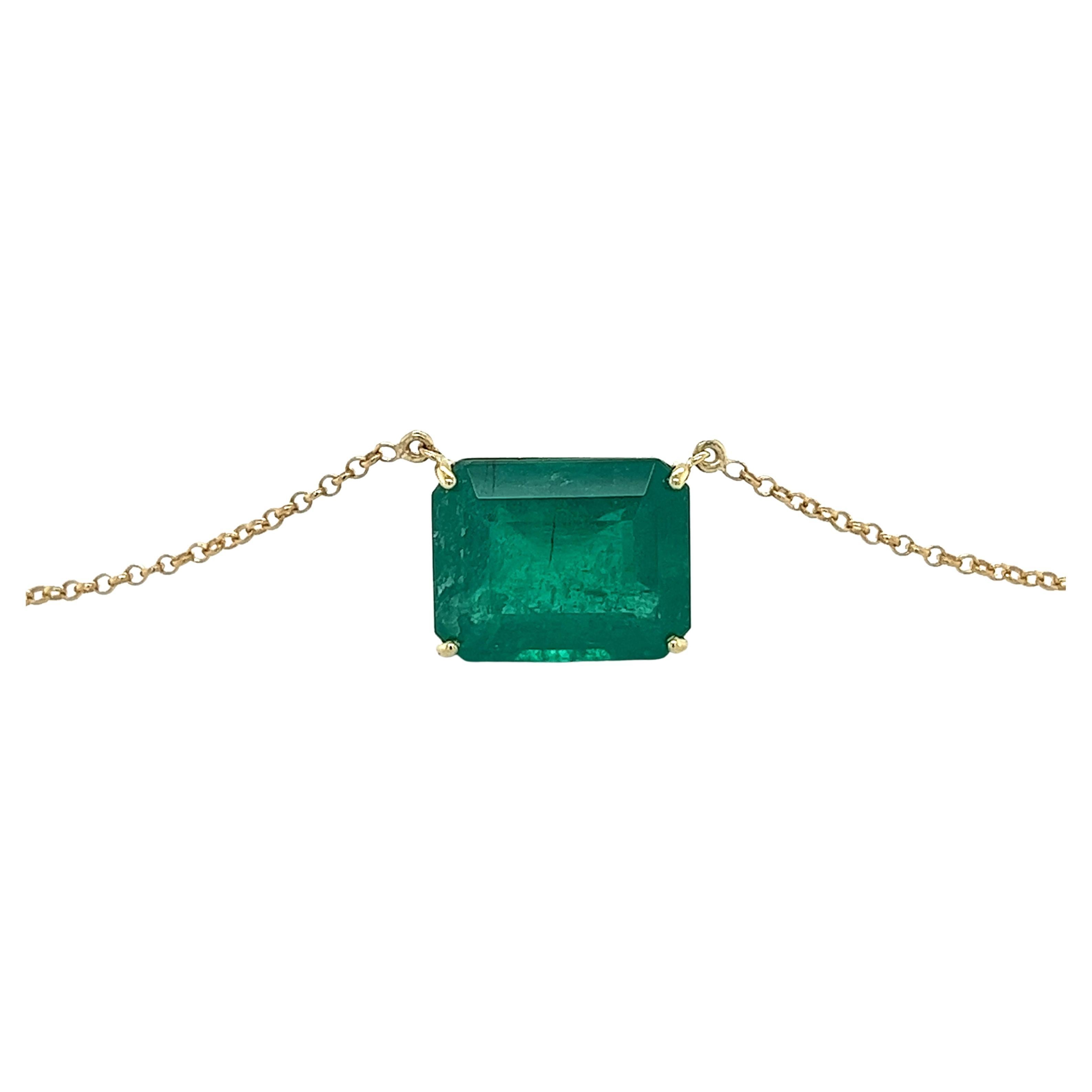 8.67 Carat Vivid Green Colombian Emerald Solitaire Pendant Necklace in 18K Gold For Sale