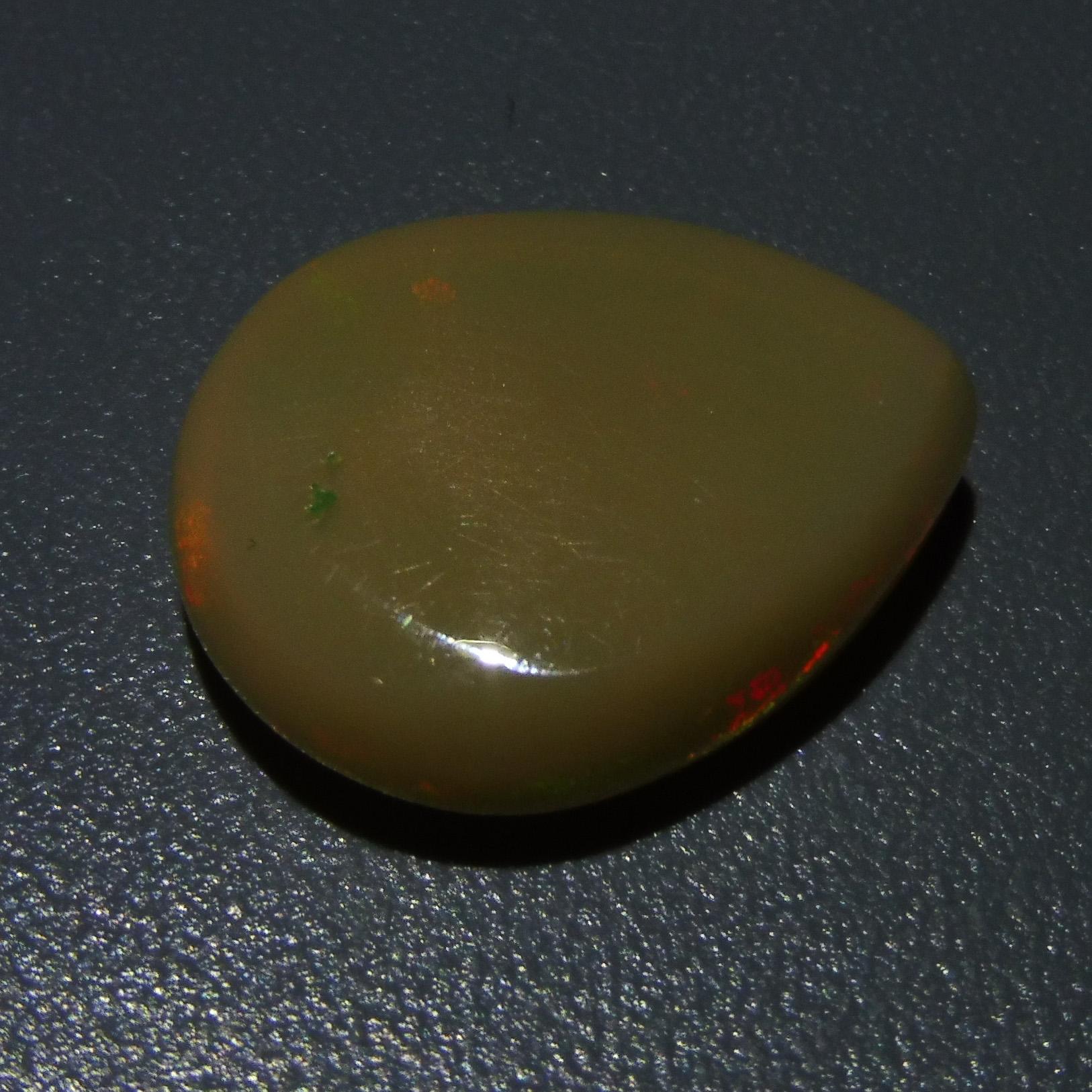 8.67 ct Pear Cabochon Opal For Sale 3
