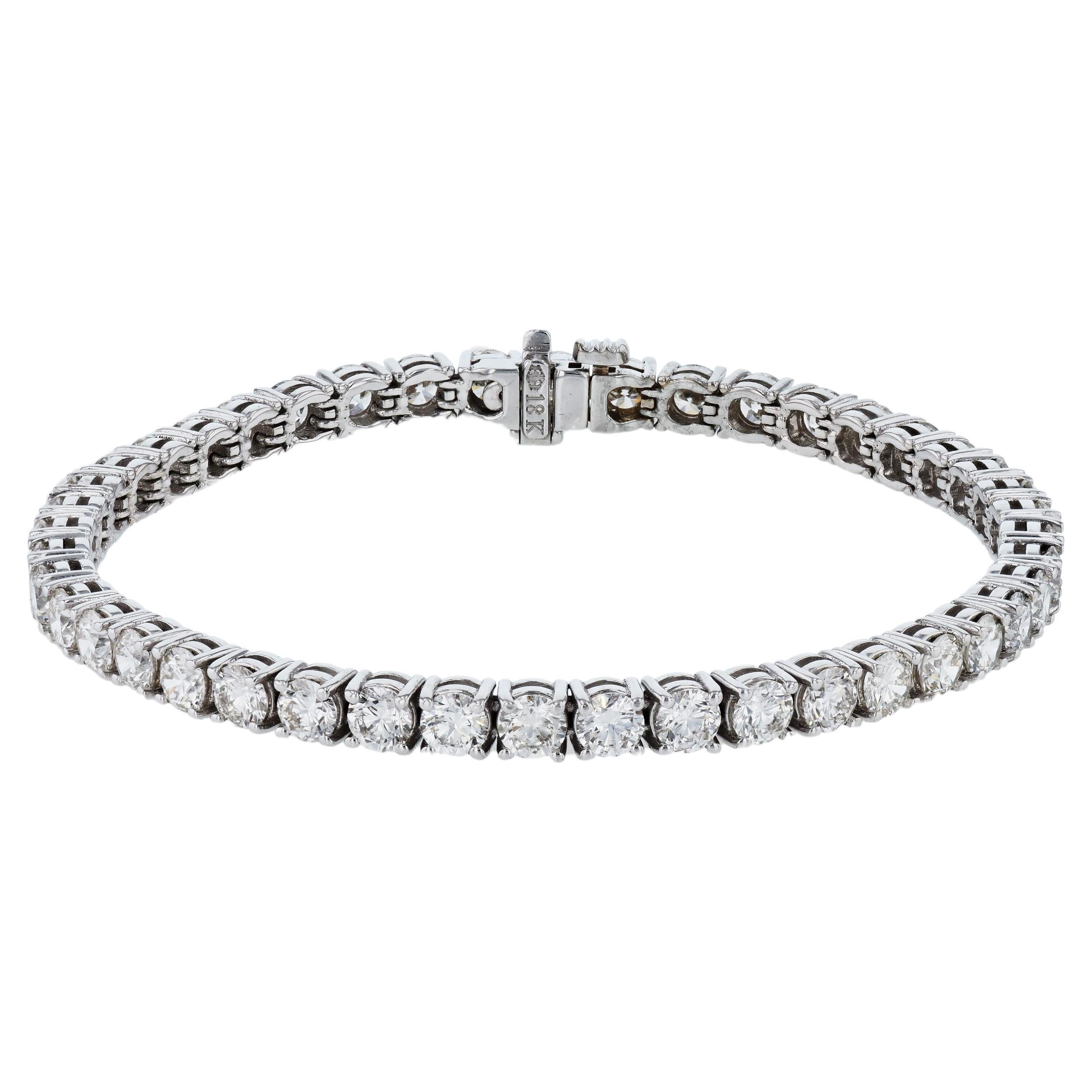 Bracelet tennis en or blanc et diamants de 8,69 carats, fait à la main en vente