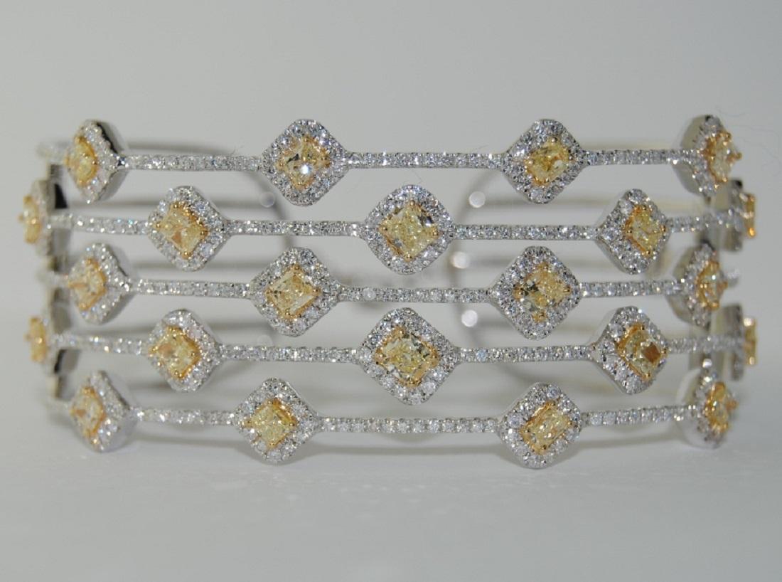 Cushion Cut 8.69 Carat Yellow and White Diamond Bangle Bracelet, 18 Karat Gold For Sale