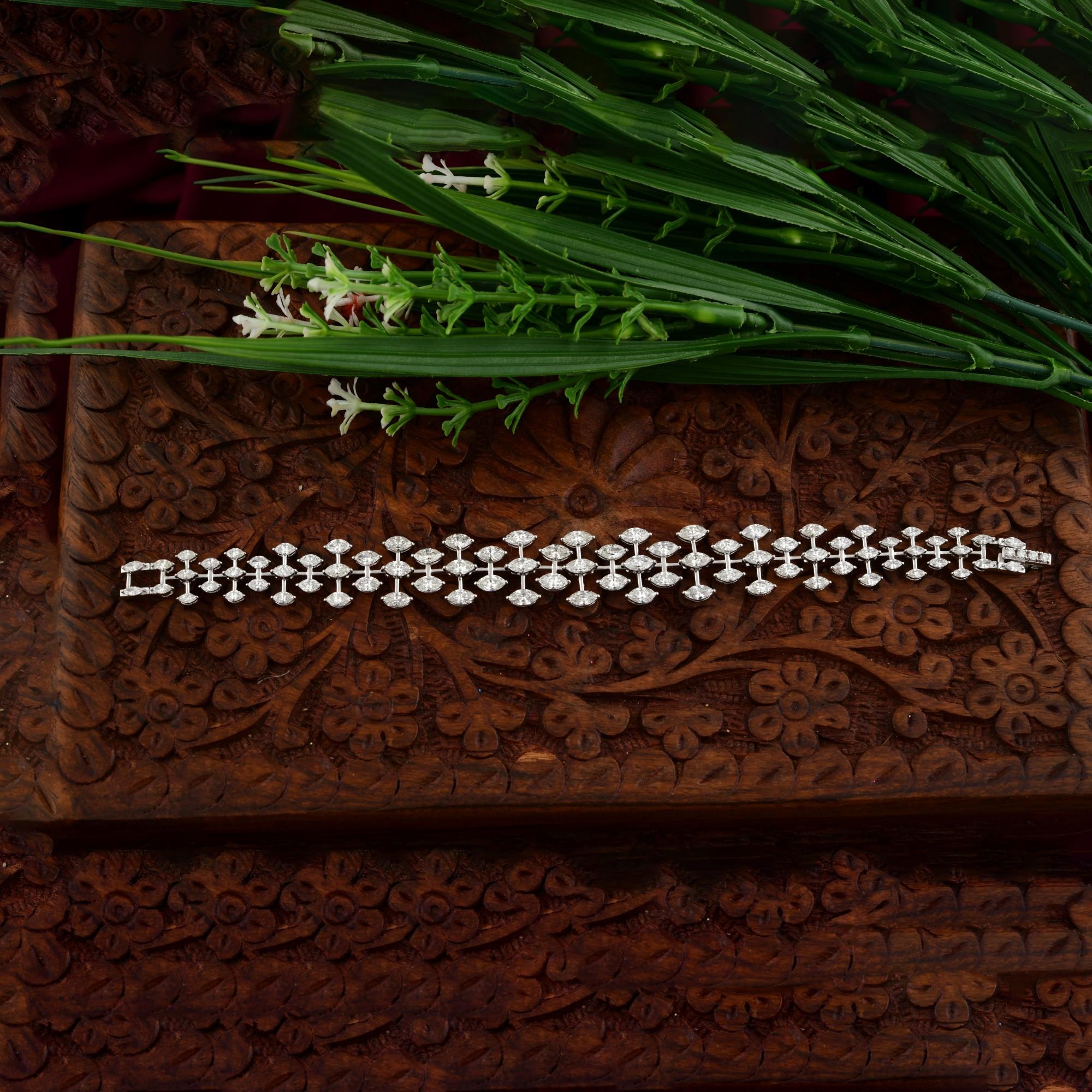 Bracciale con diamanti marquise da 8,69 carati SI/HI in oro bianco 18 carati certificato SGL in vendita 1