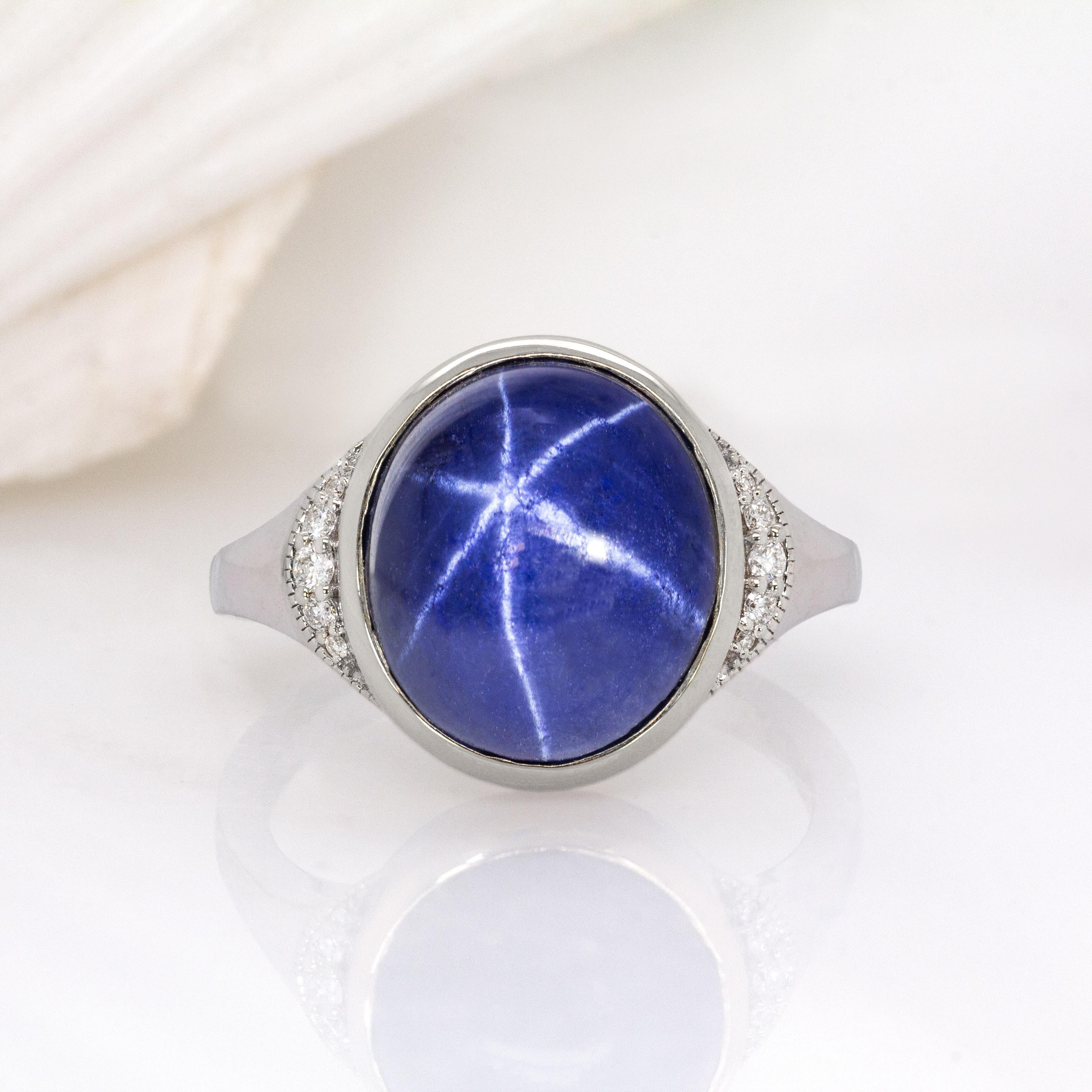 Contemporaneo Anello con zaffiro a stella da 8,6 carati e diamanti naturali: Oro bianco massiccio 14K, 13x11mm in vendita