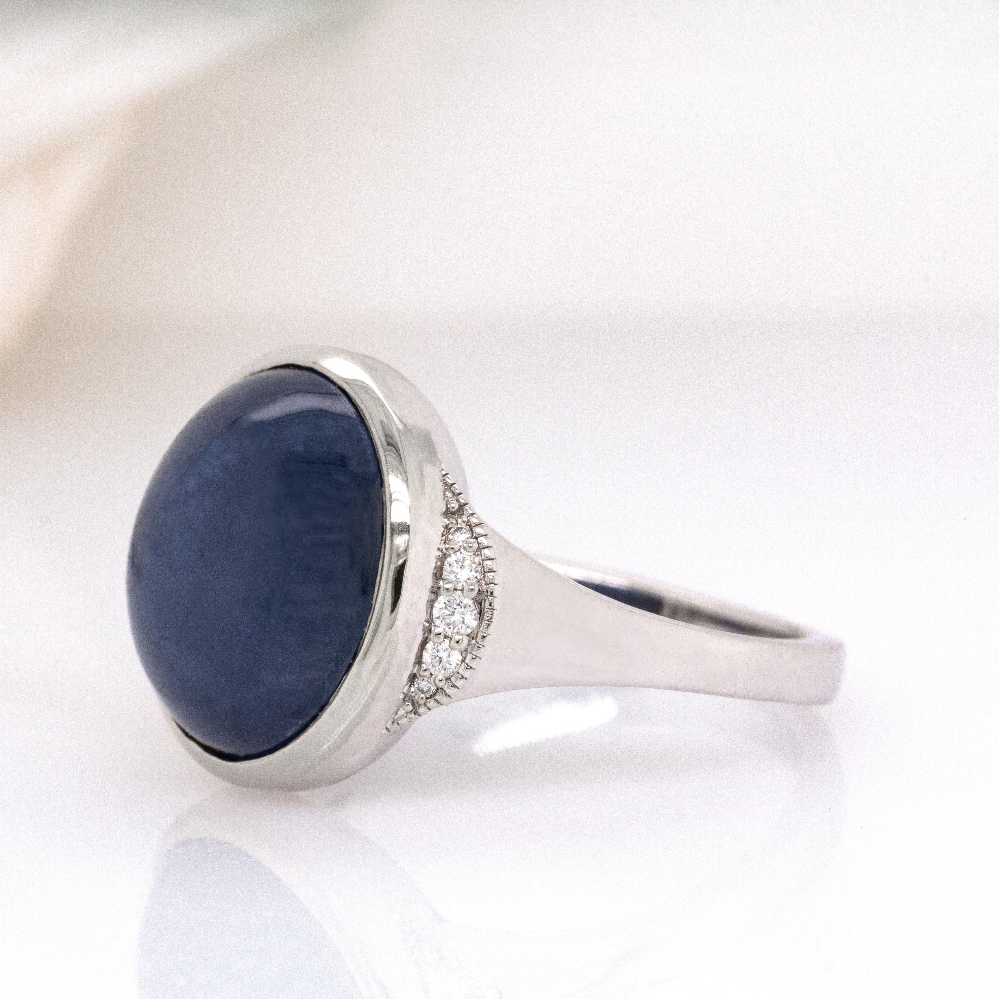 Taglio ovale Anello con zaffiro a stella da 8,6 carati e diamanti naturali: Oro bianco massiccio 14K, 13x11mm in vendita