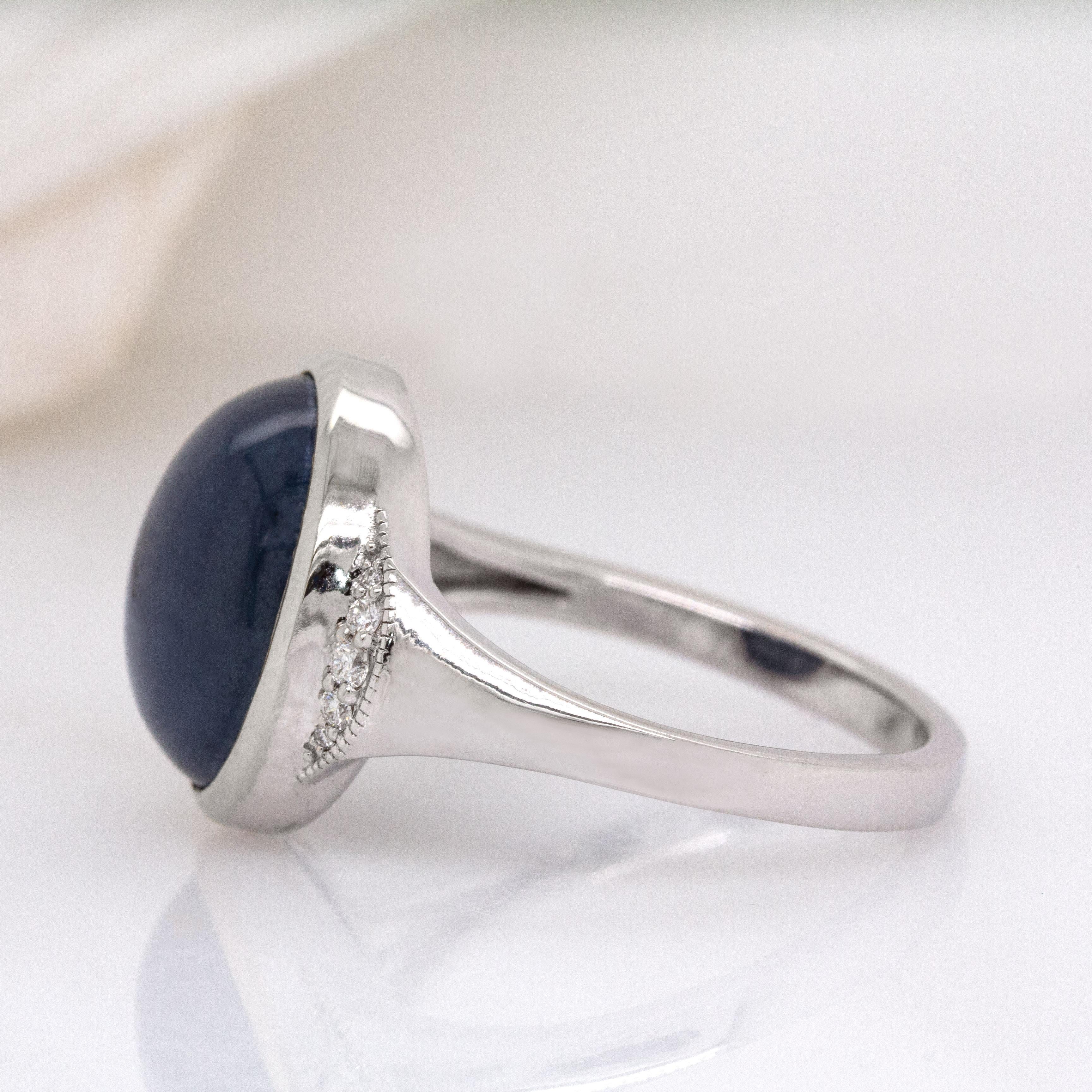 Anello con zaffiro a stella da 8,6 carati e diamanti naturali: Oro bianco massiccio 14K, 13x11mm In condizioni Nuovo in vendita a Columbus, OH