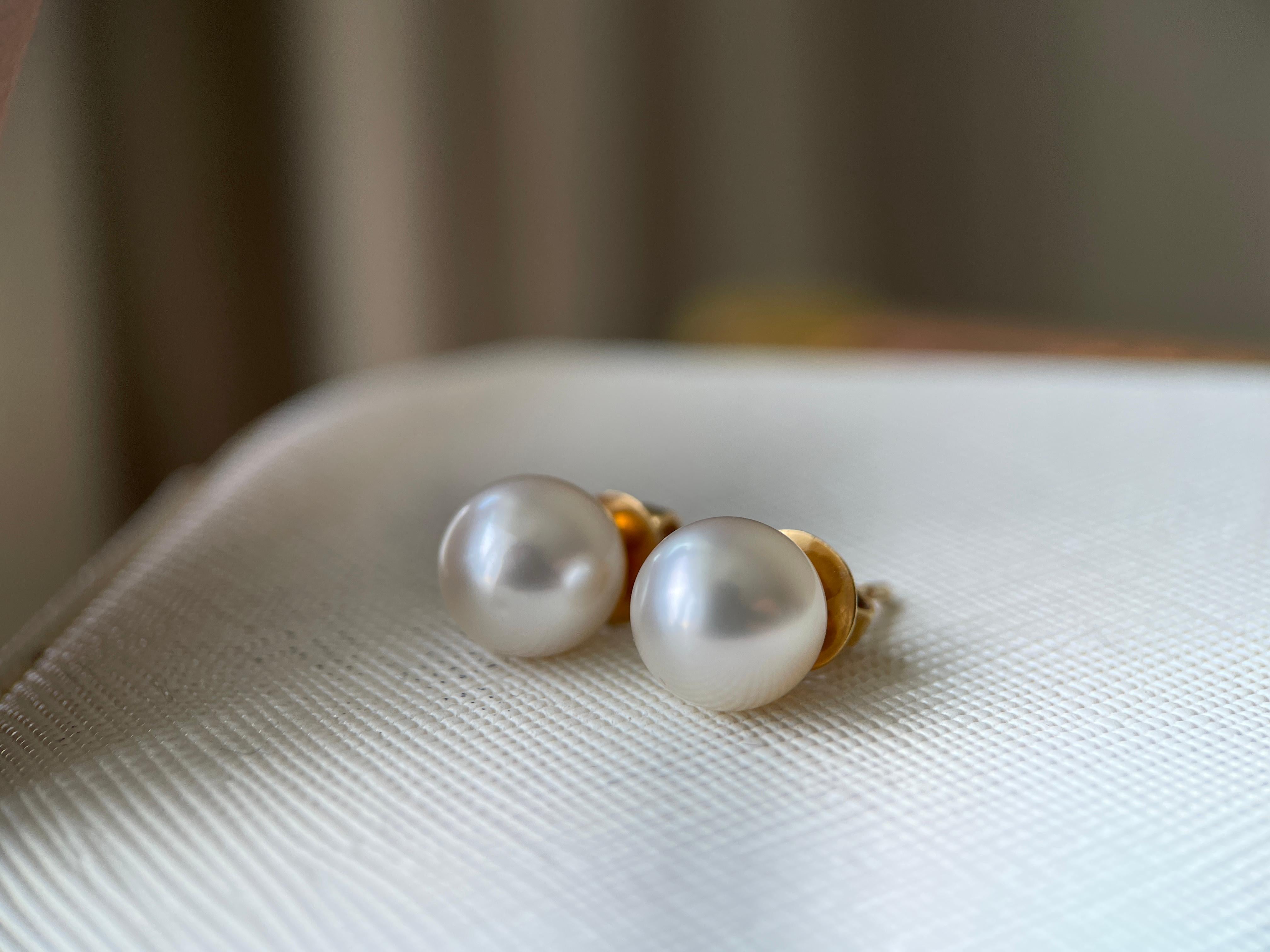 Round Cut 8.6mm Silvery White South Sea Pearl Earring with Natural Diamonds enhance For Sale