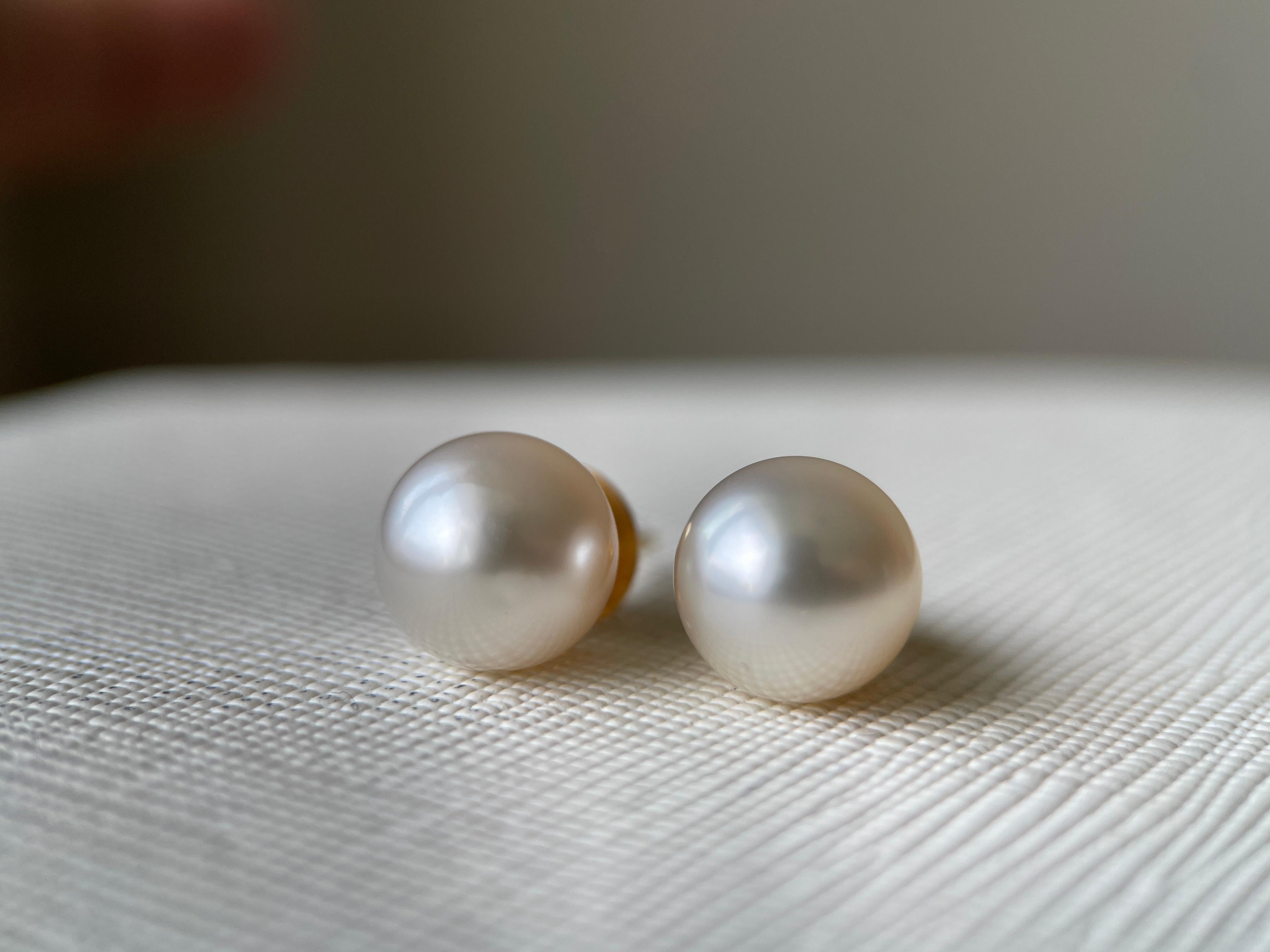 8.6mm Silvery White South Sea Pearl Earring with Natural Diamonds enhance For Sale 1